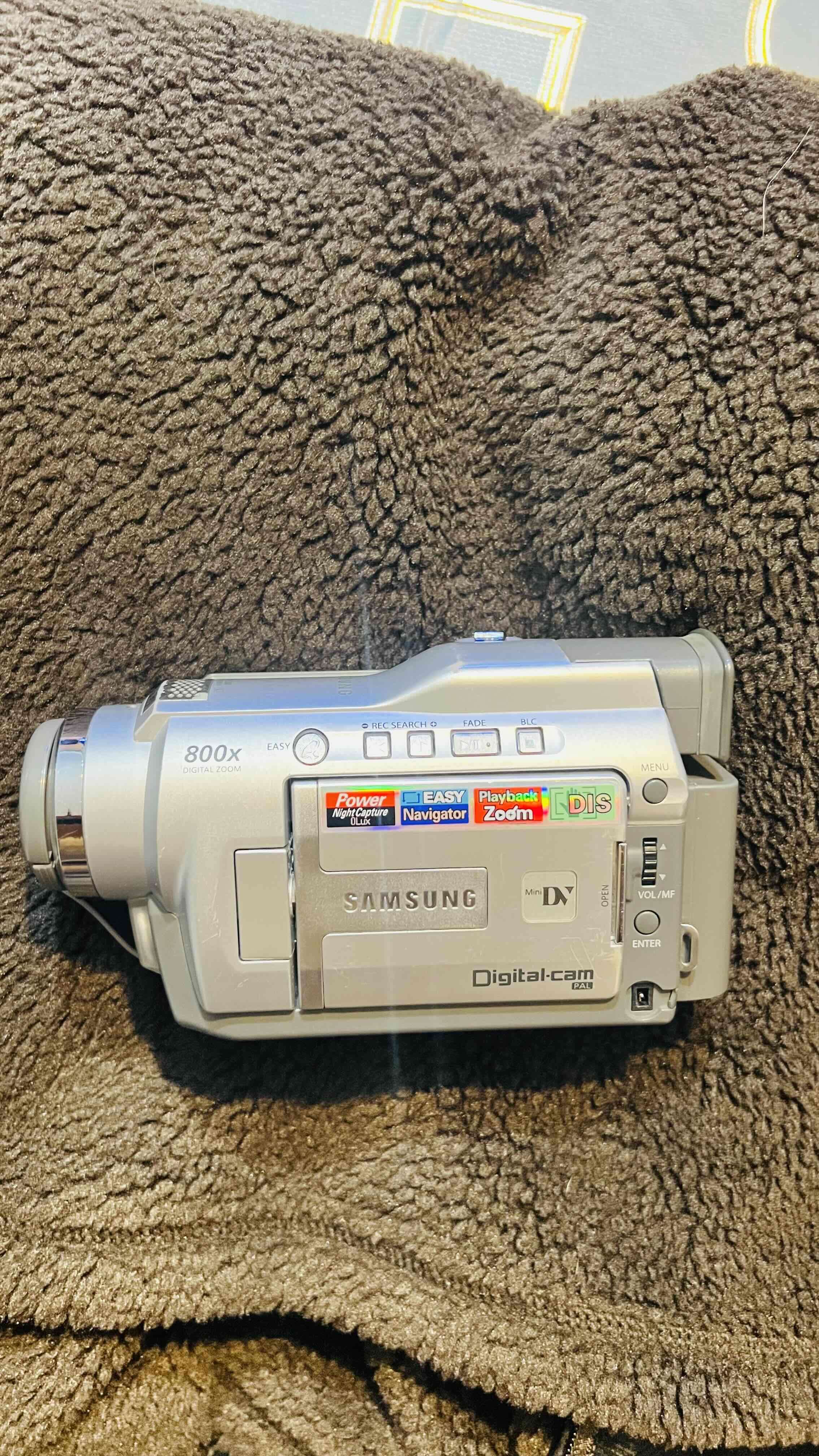 Videocámara Samsung con accesorios - miniatura 2