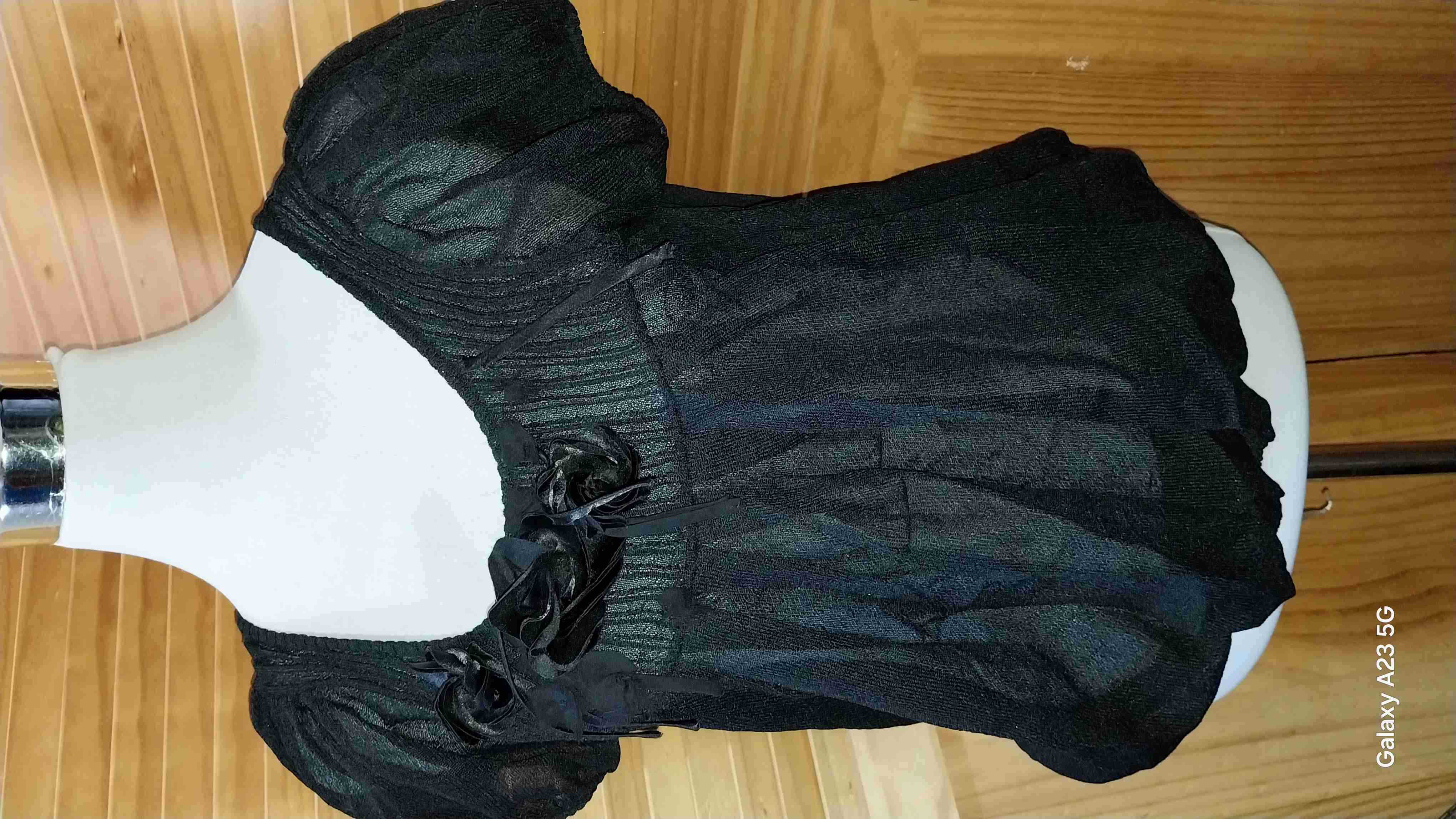 Vestido negro con estampado abstracto - miniatura 2