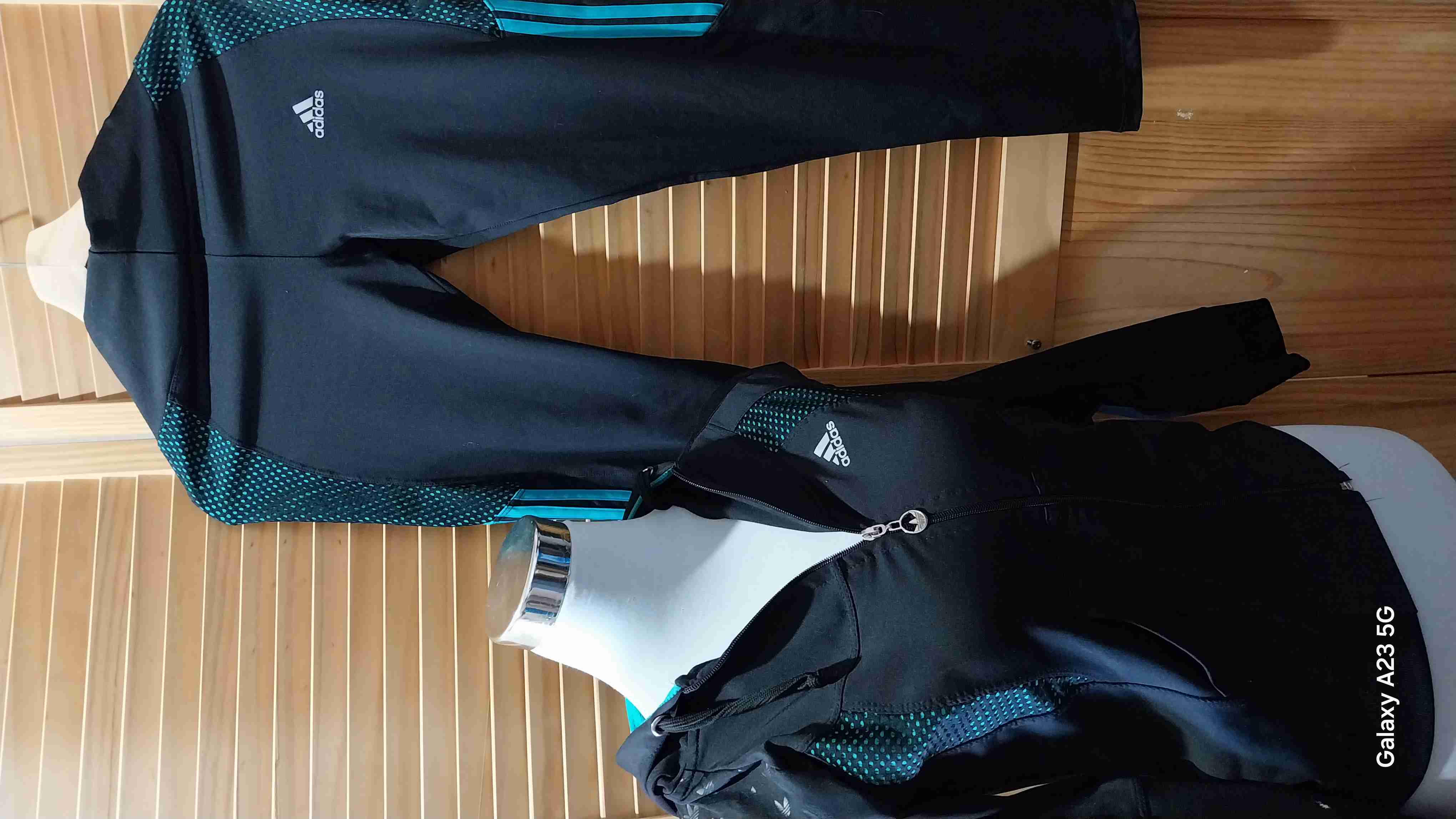 Vestido negro con estampado abstracto - miniatura 5