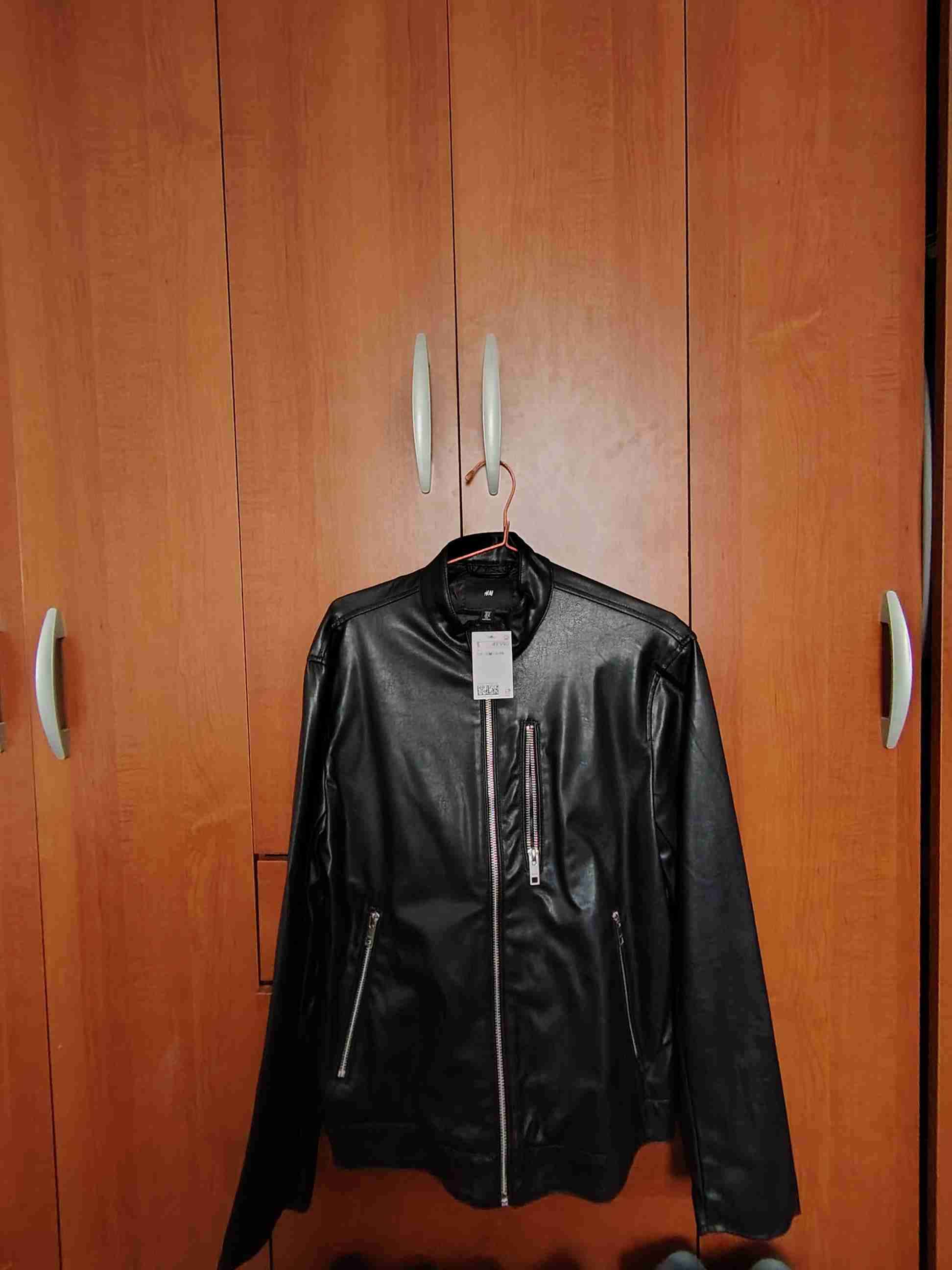 Chaqueta de cuero negra nueva - miniatura 1