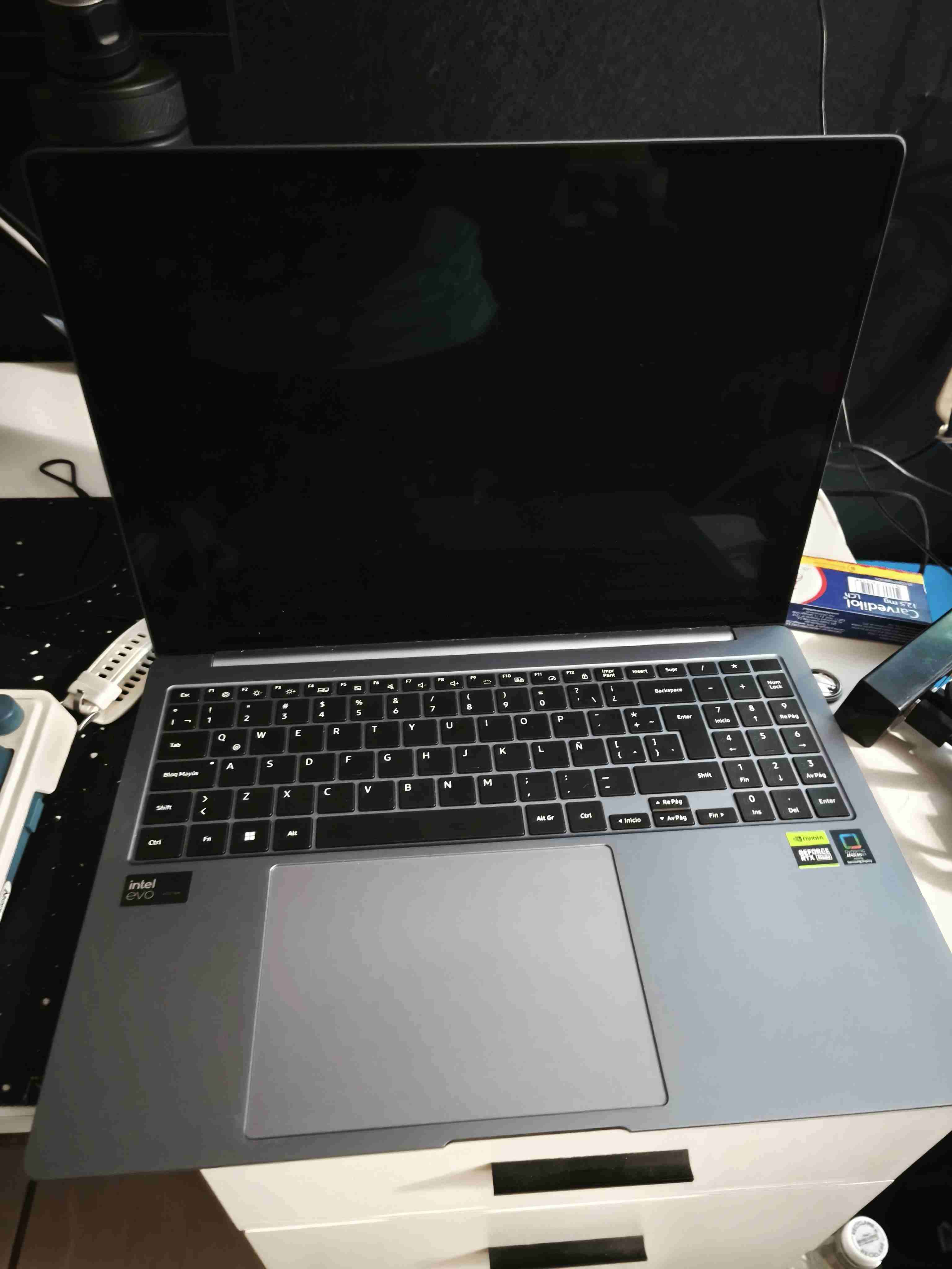 Book 4 ultra Intel 7 ultra 155h 4050 etc 1 tb - 1