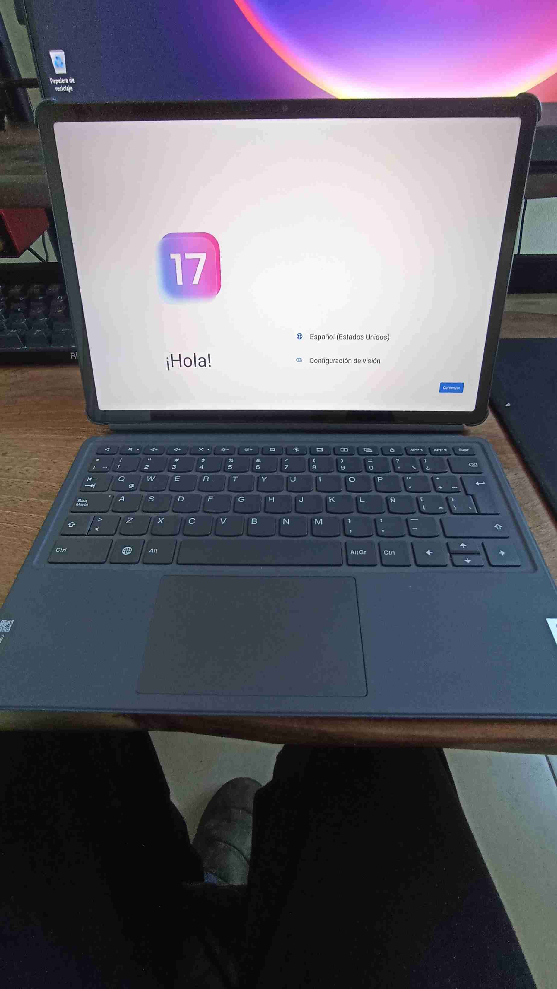 Tablet Lenovo Tab P12 con Funda + Teclado y Lápiz - 1