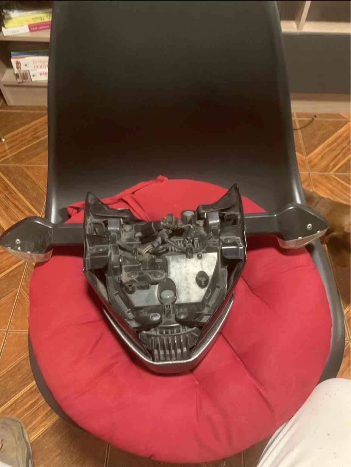 Faro delantero de motocicleta - miniatura 3