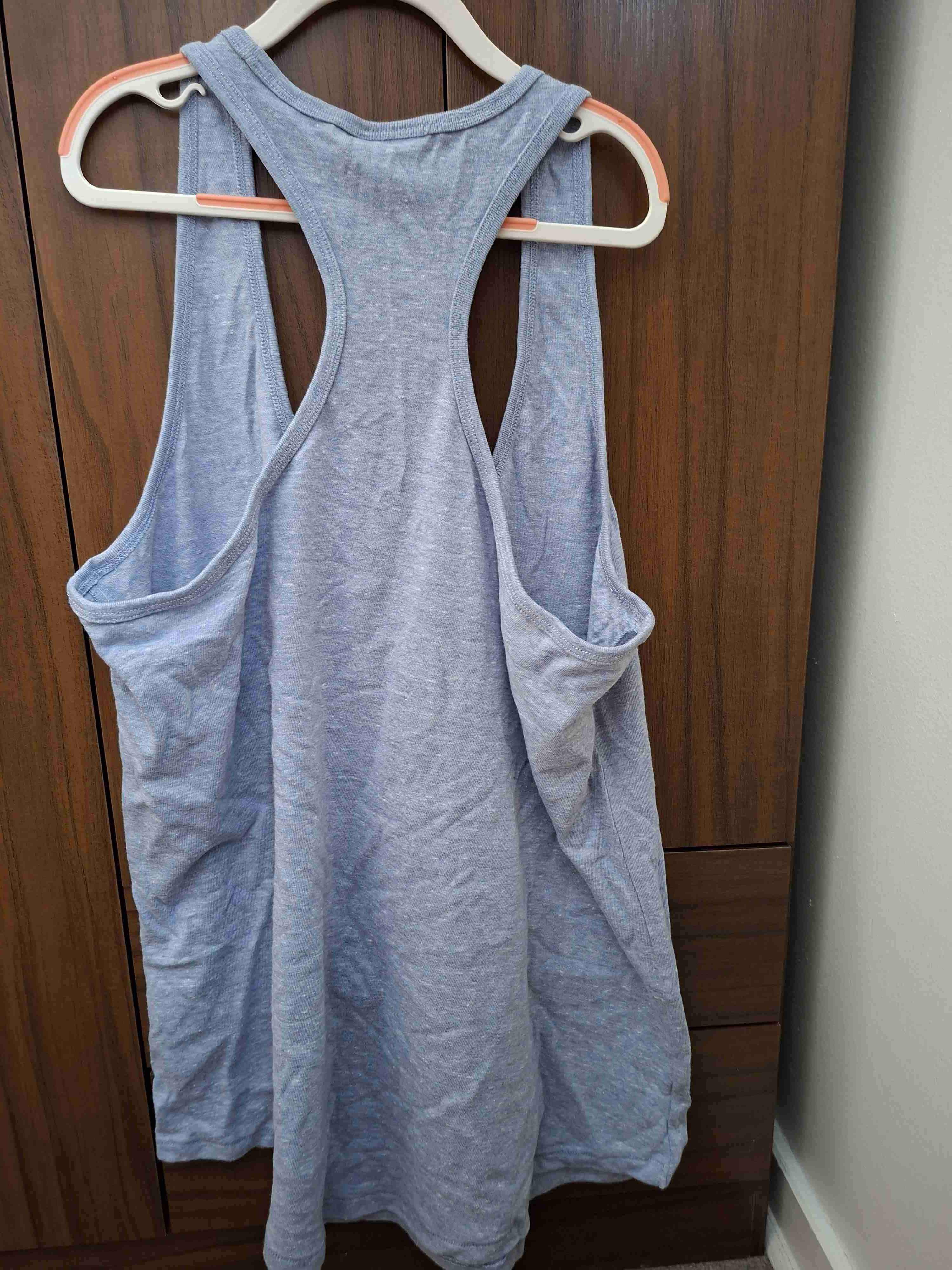 Polera deportiva Nike gris - miniatura 3