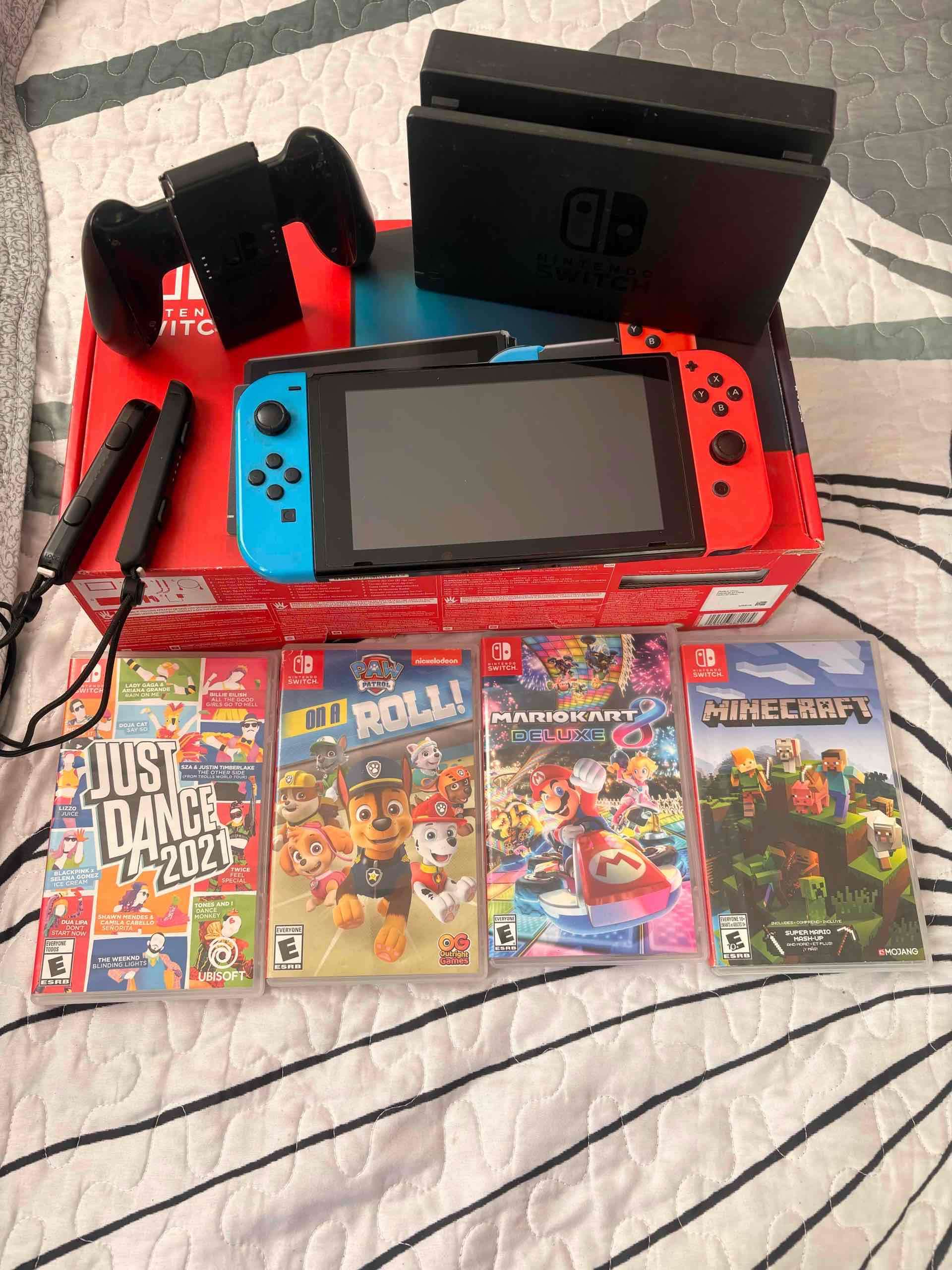 Consola Nintendo Switch con Joy-Con - miniatura 2