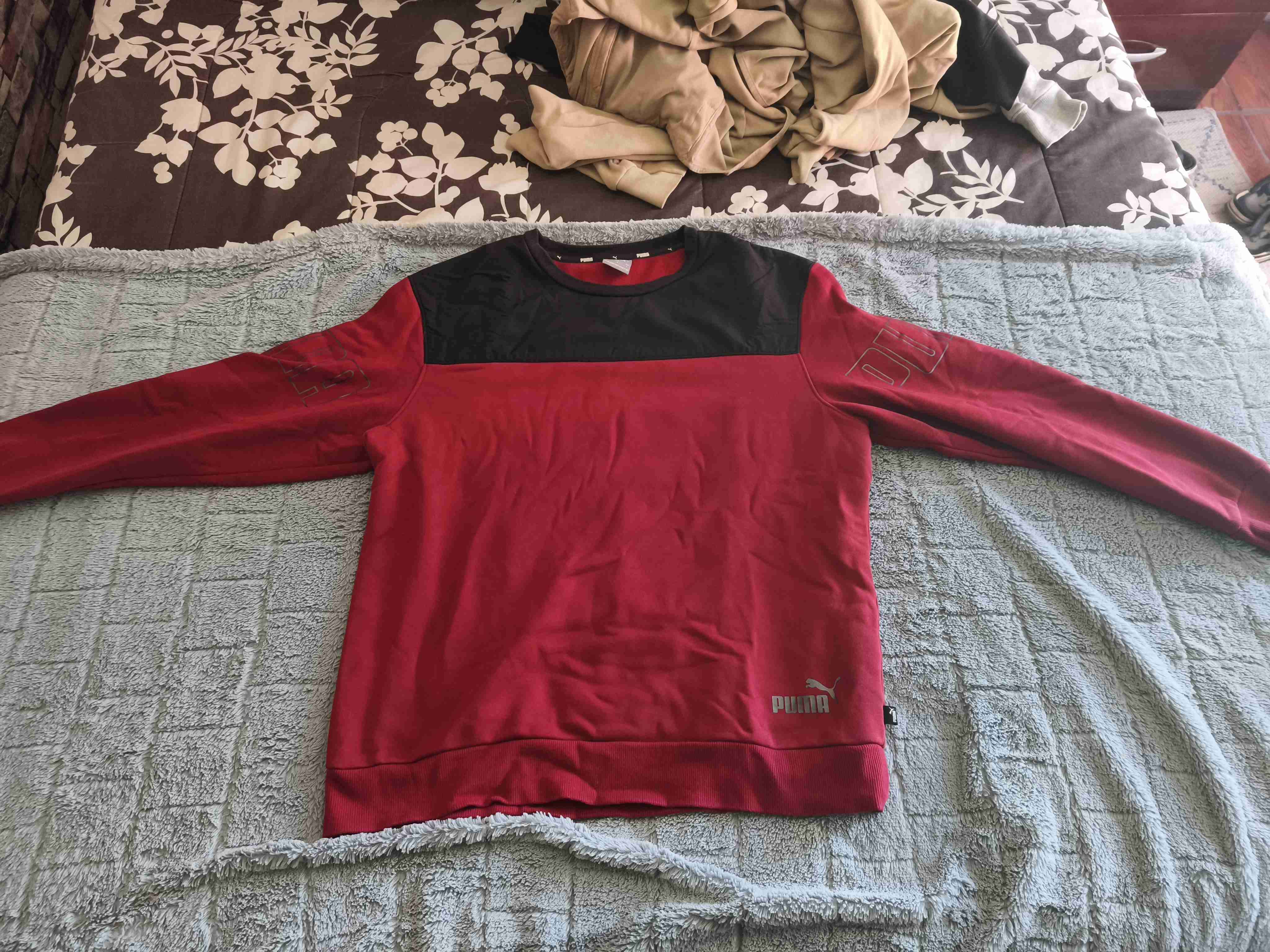 Polerón rojo con negro Puma