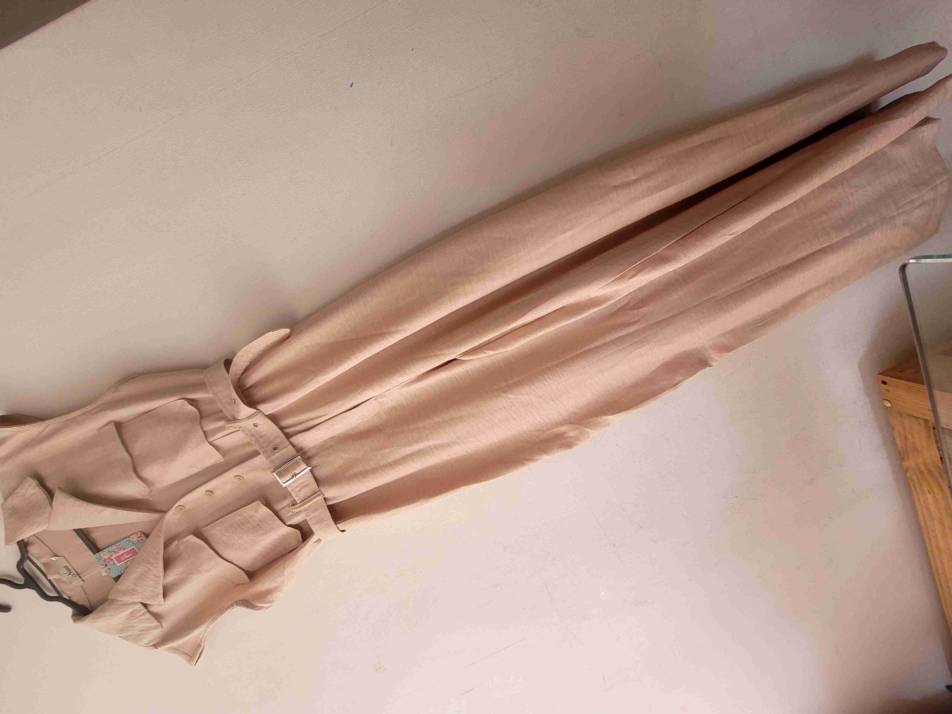 Enterito beige sin mangas - miniatura 3