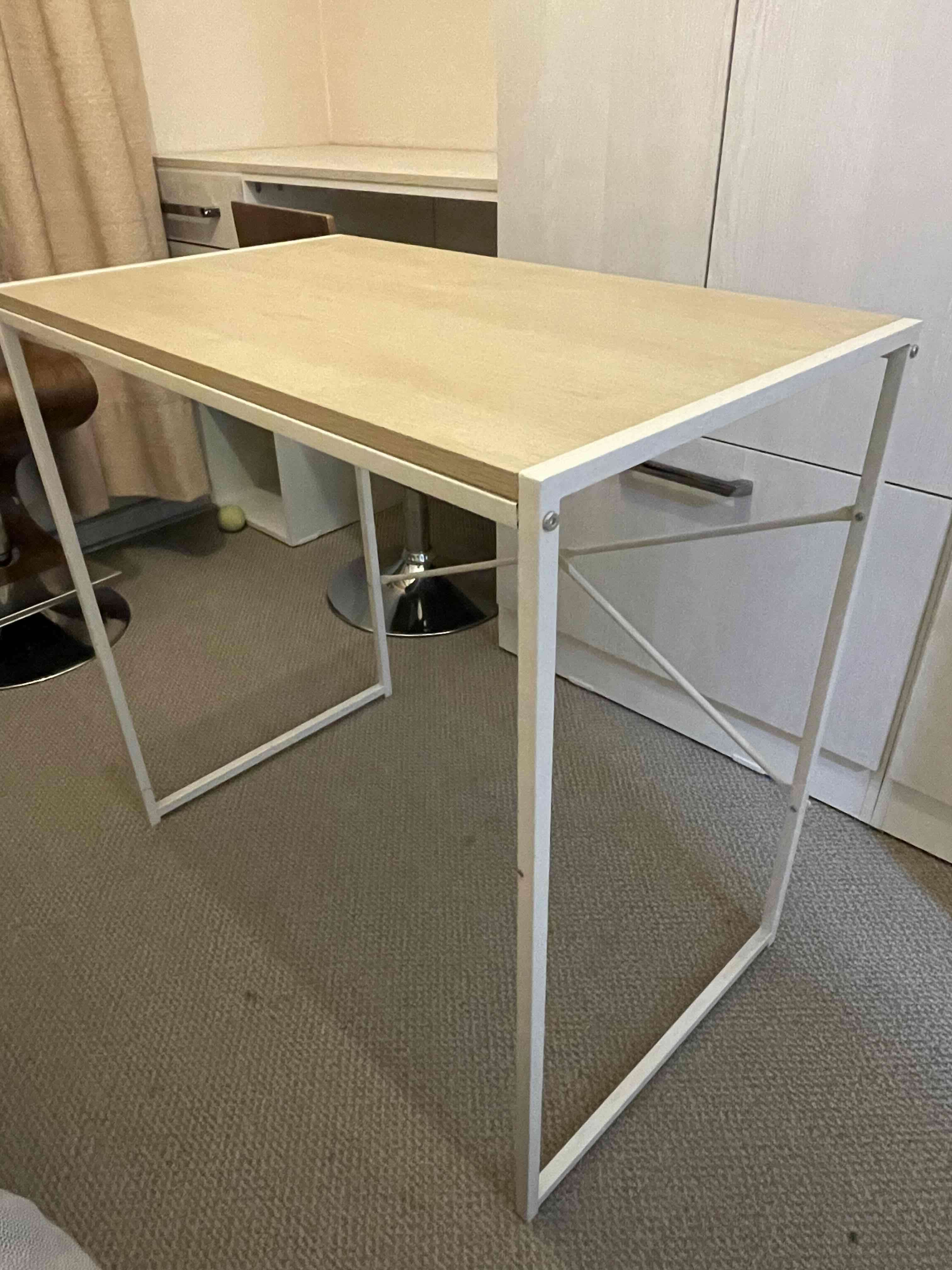 Escritorio compacto madera y metal - miniatura 2