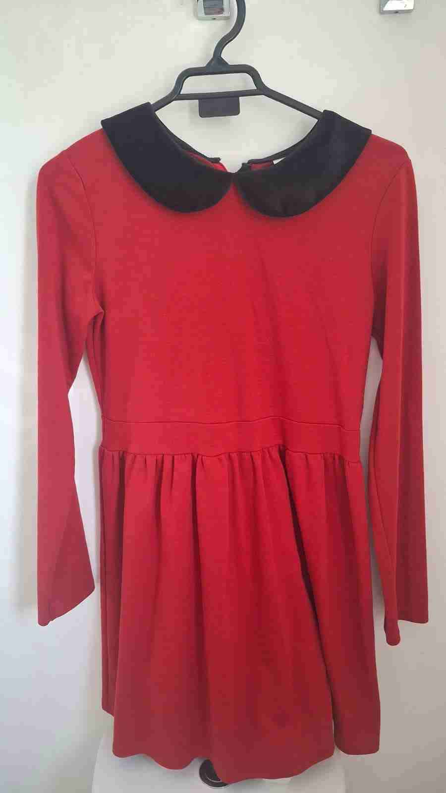 Vestido rojo con cuello contrastante - miniatura 1