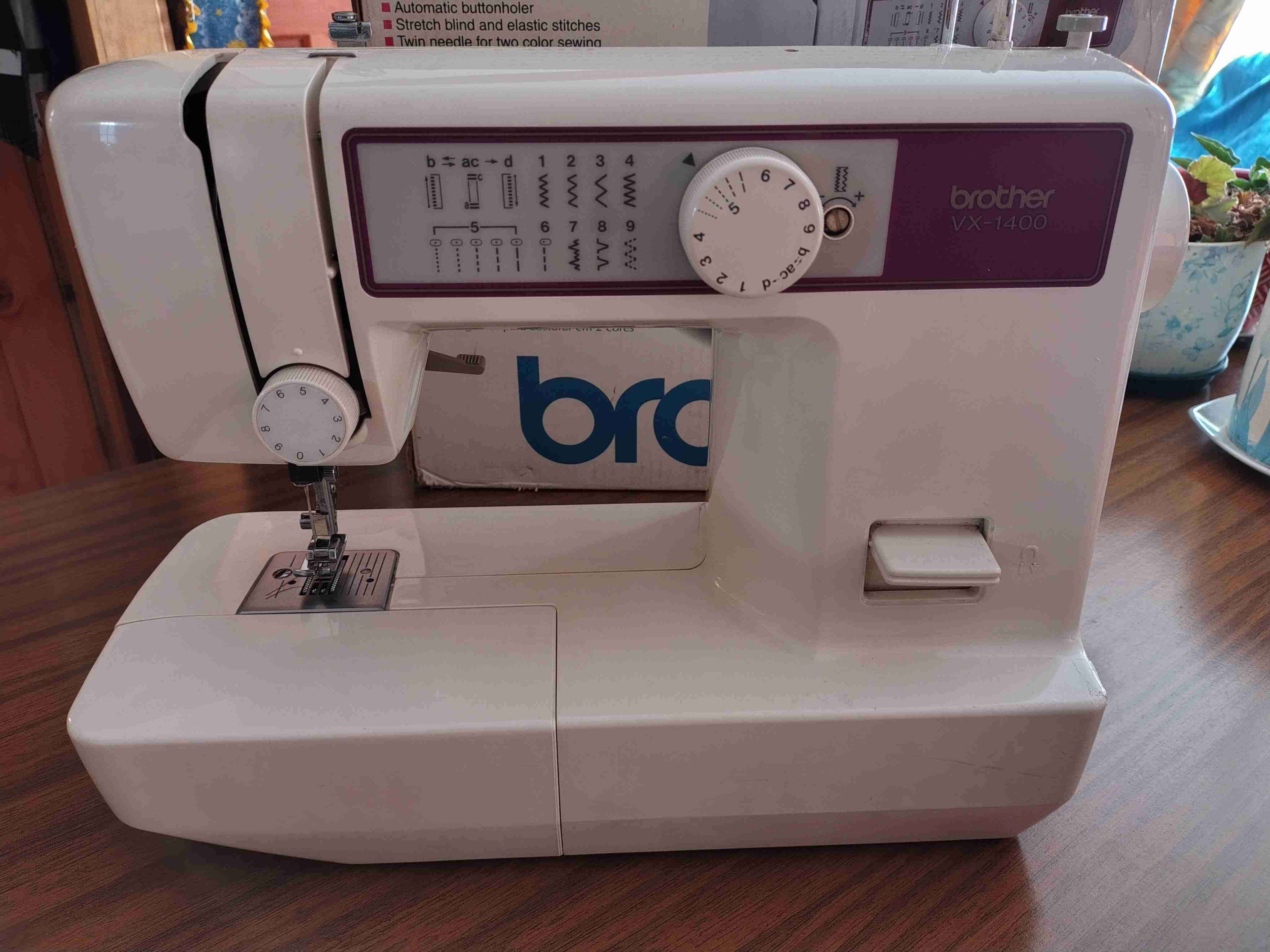 Máquina de coser Brother VX-1400 - 1