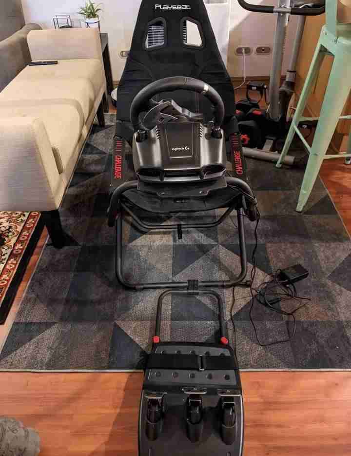 Butaca Playseat + volante Logitech g920 - miniatura 1
