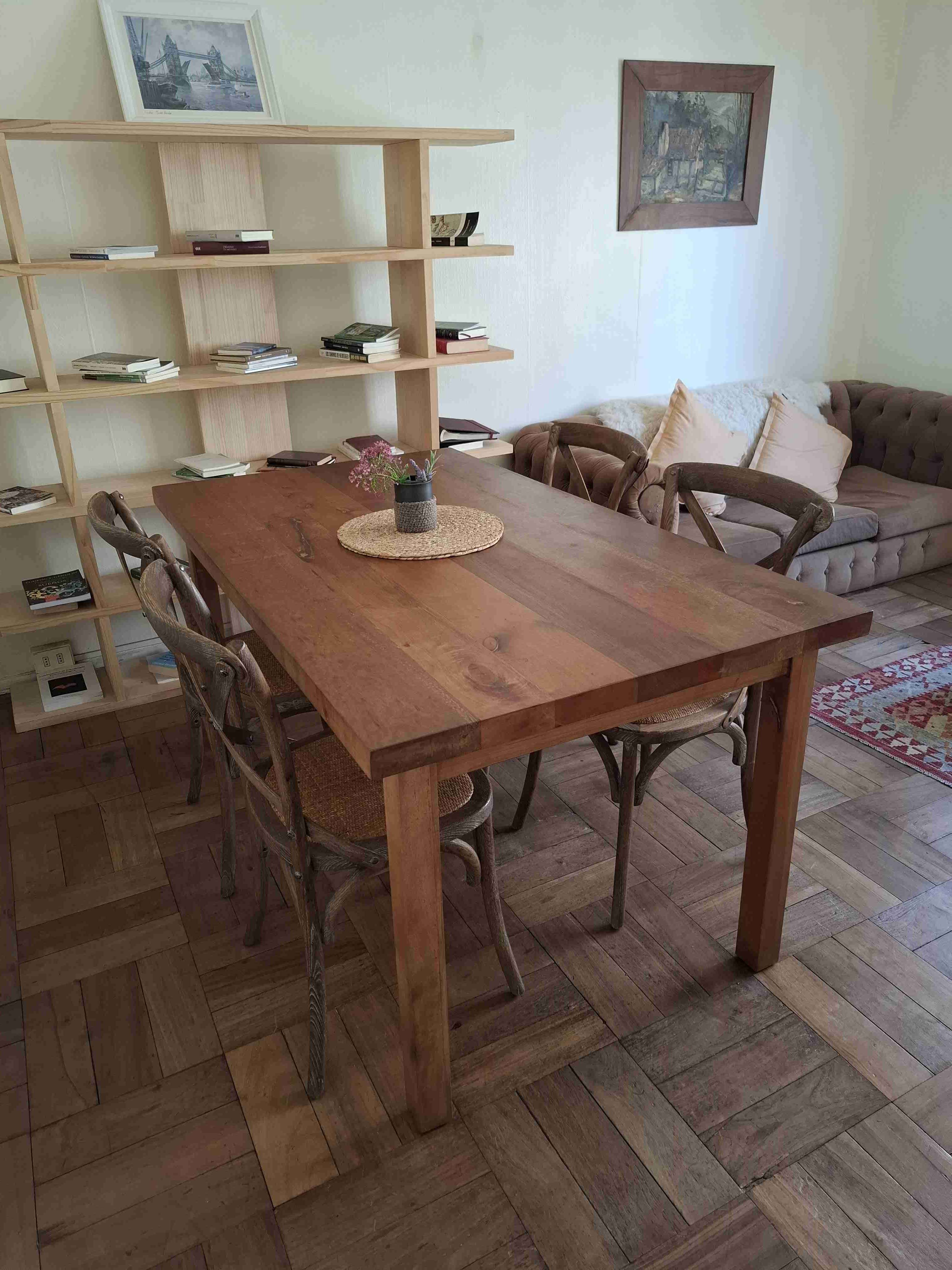 Mesa comedor de madera con sillas - miniatura 2