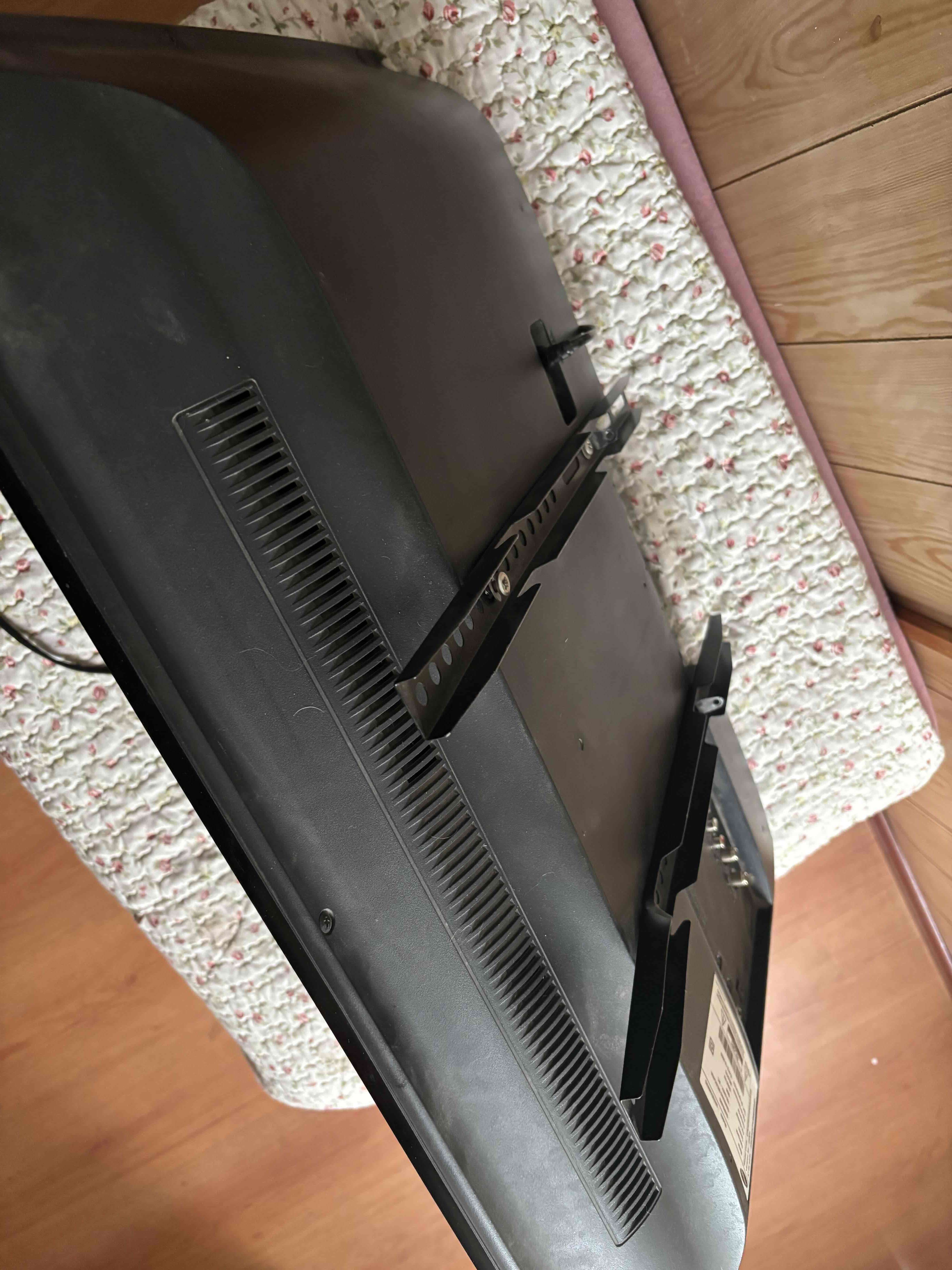 Televisor Samsung con control remoto - miniatura 2