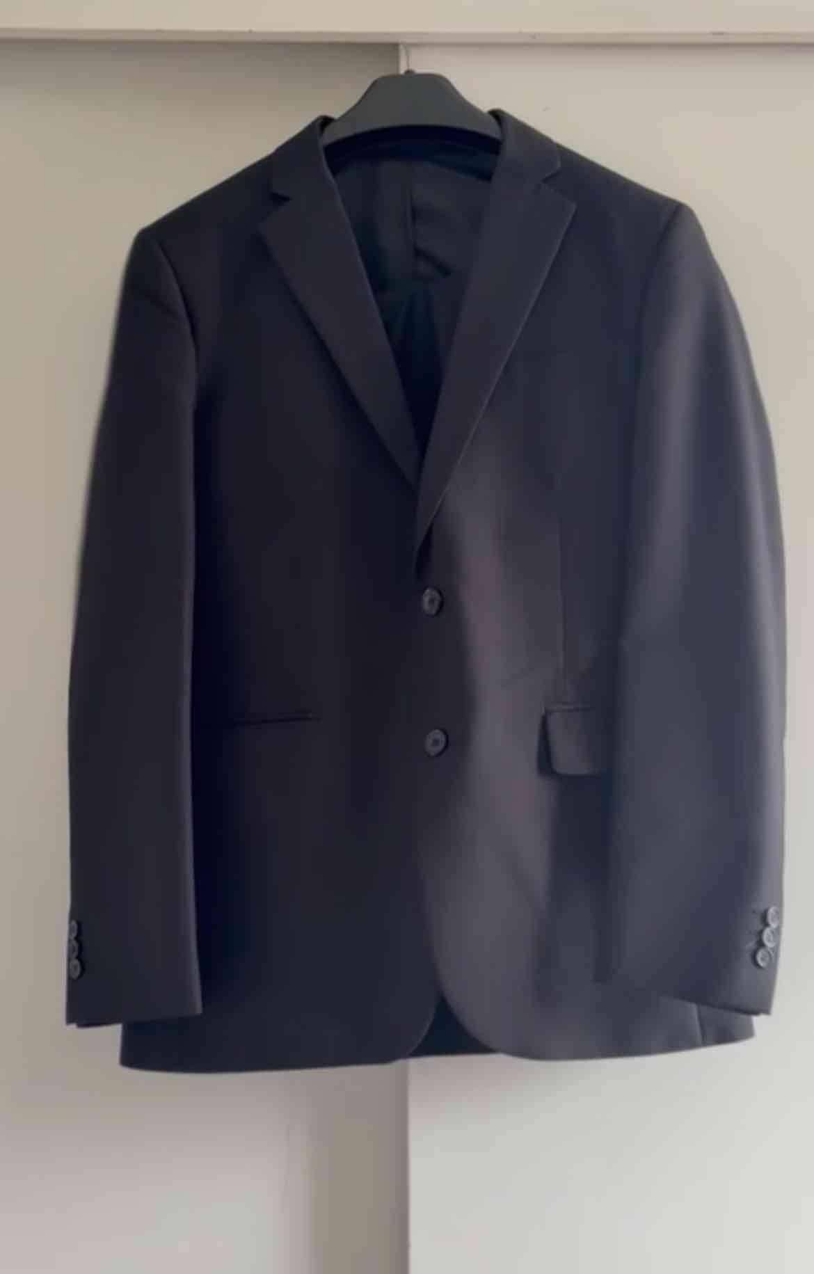 Chaqueta de traje y pantalón negro - 1