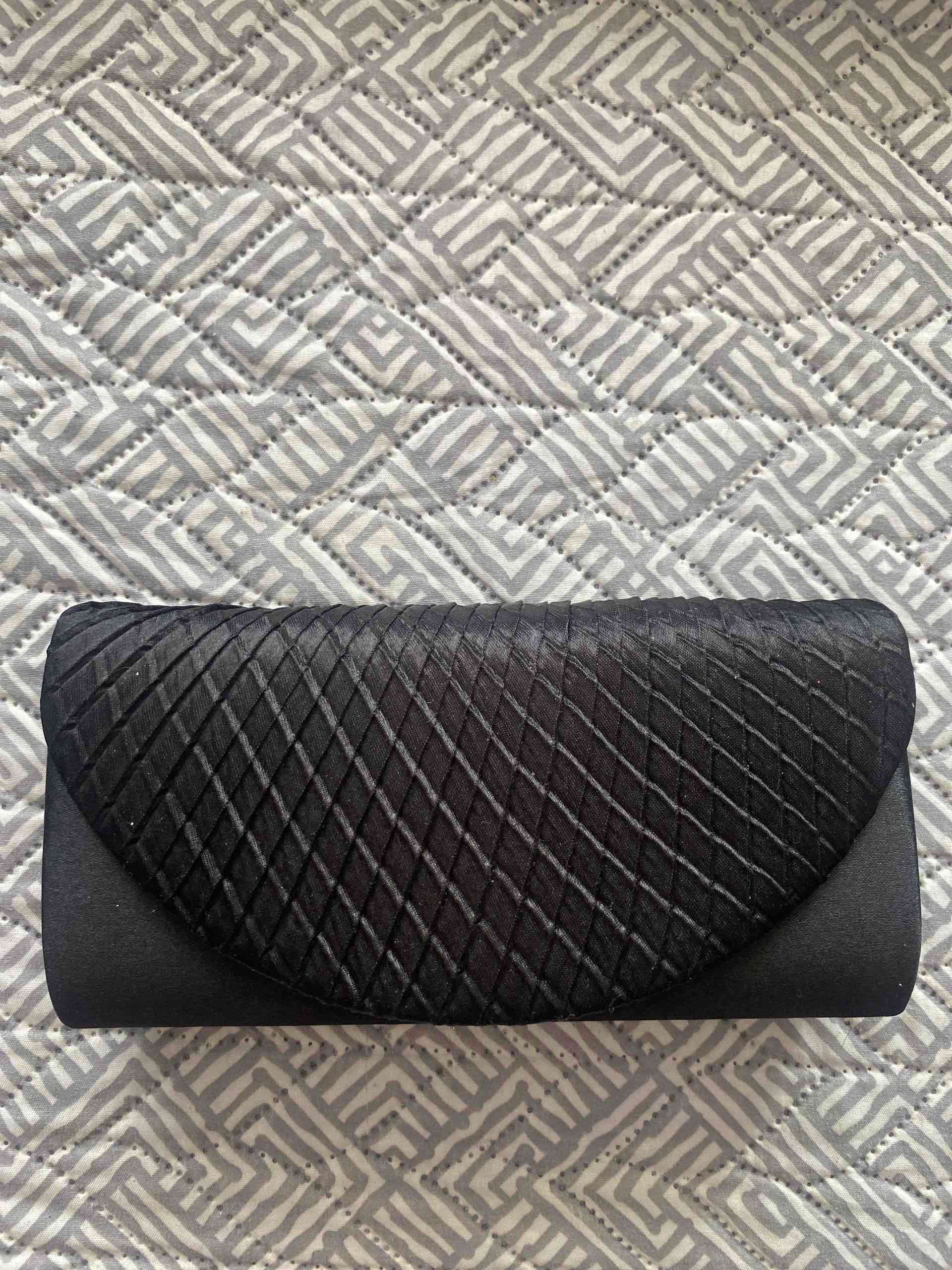 Estuche negro para anteojos - miniatura 1