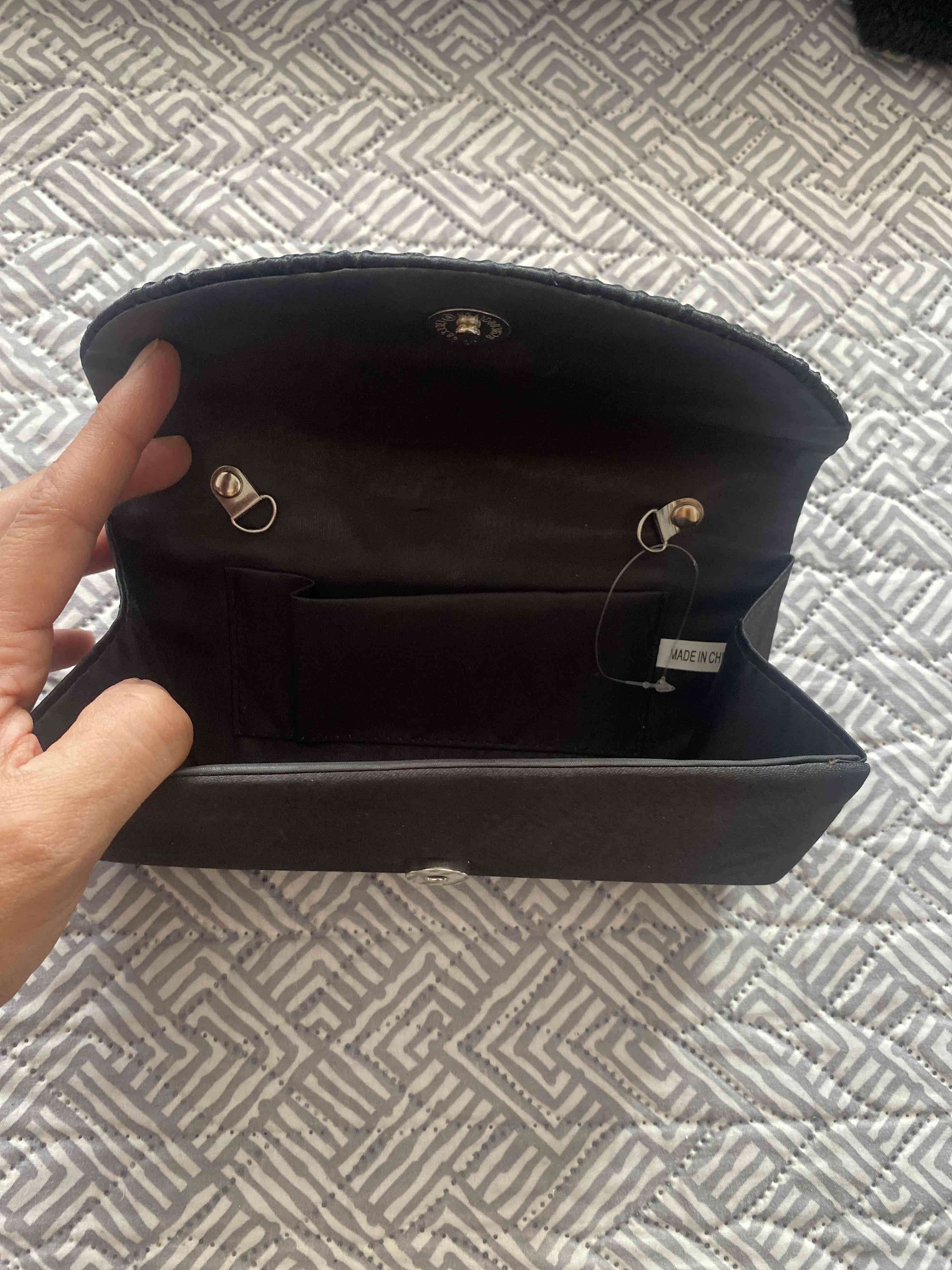 Estuche negro para anteojos - miniatura 2