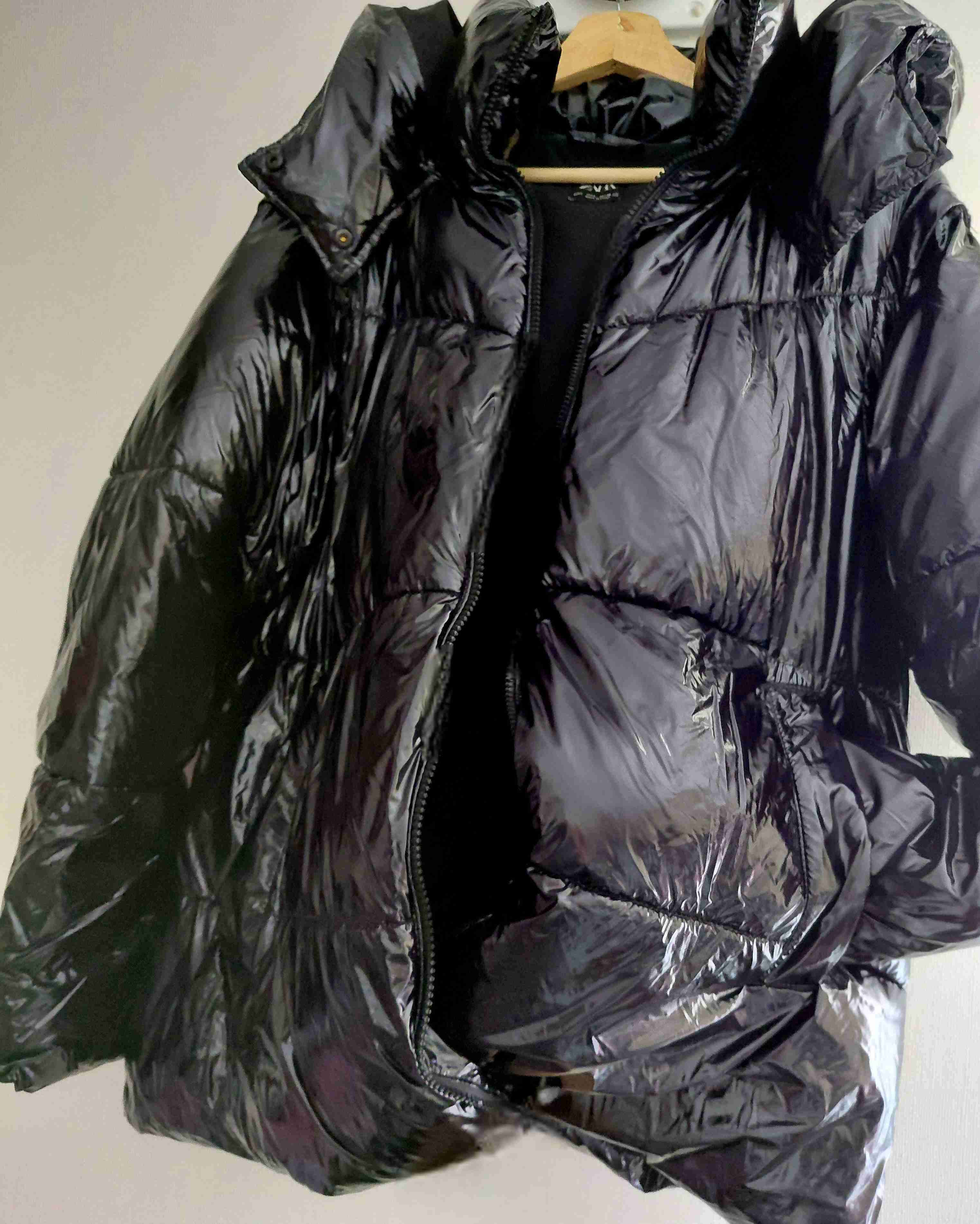 Chaqueta acolchada negra brillante Zara - 3