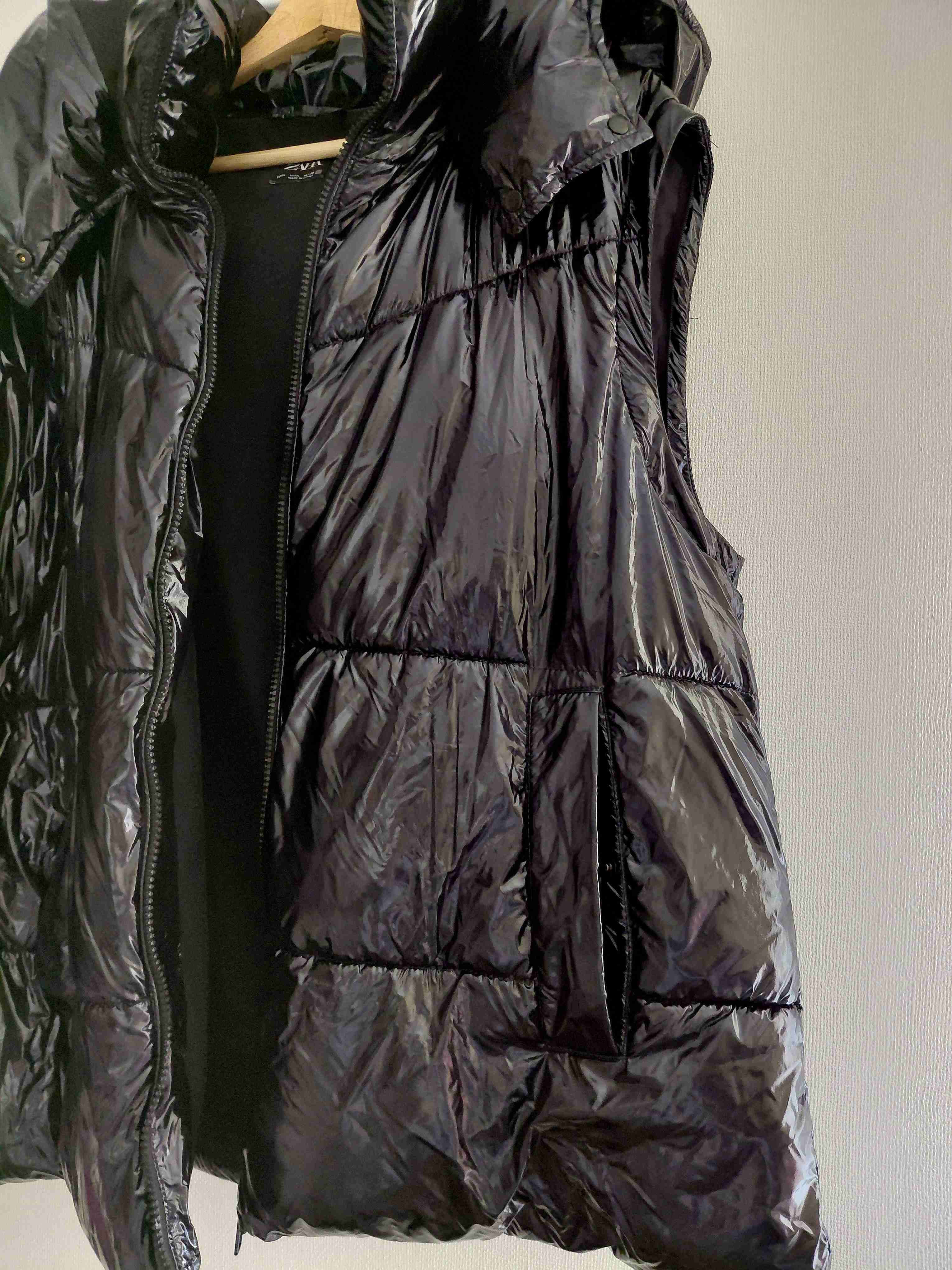 Chaqueta acolchada negra brillante Zara - 4