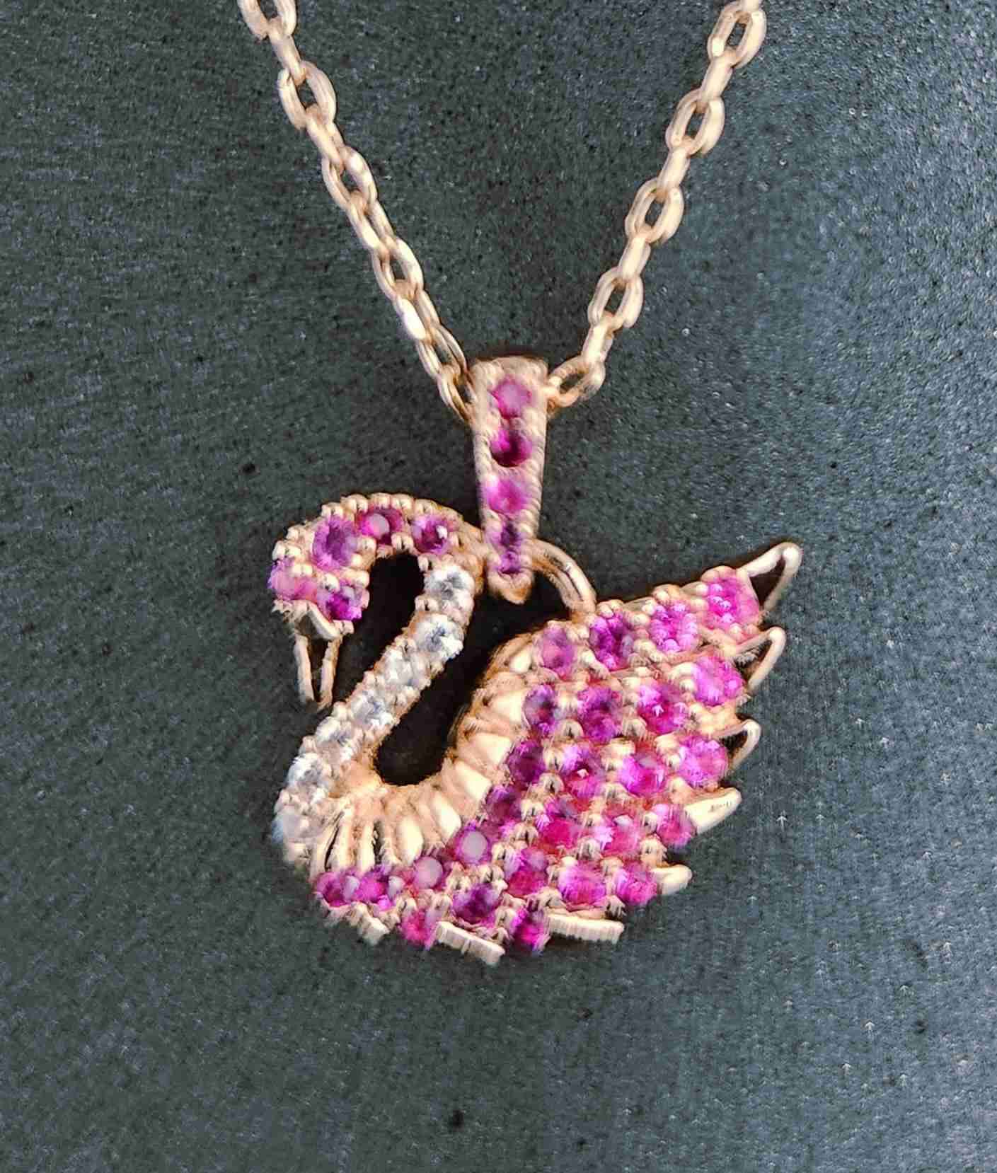 Collar con colgante de cisne rosado o negro - 2