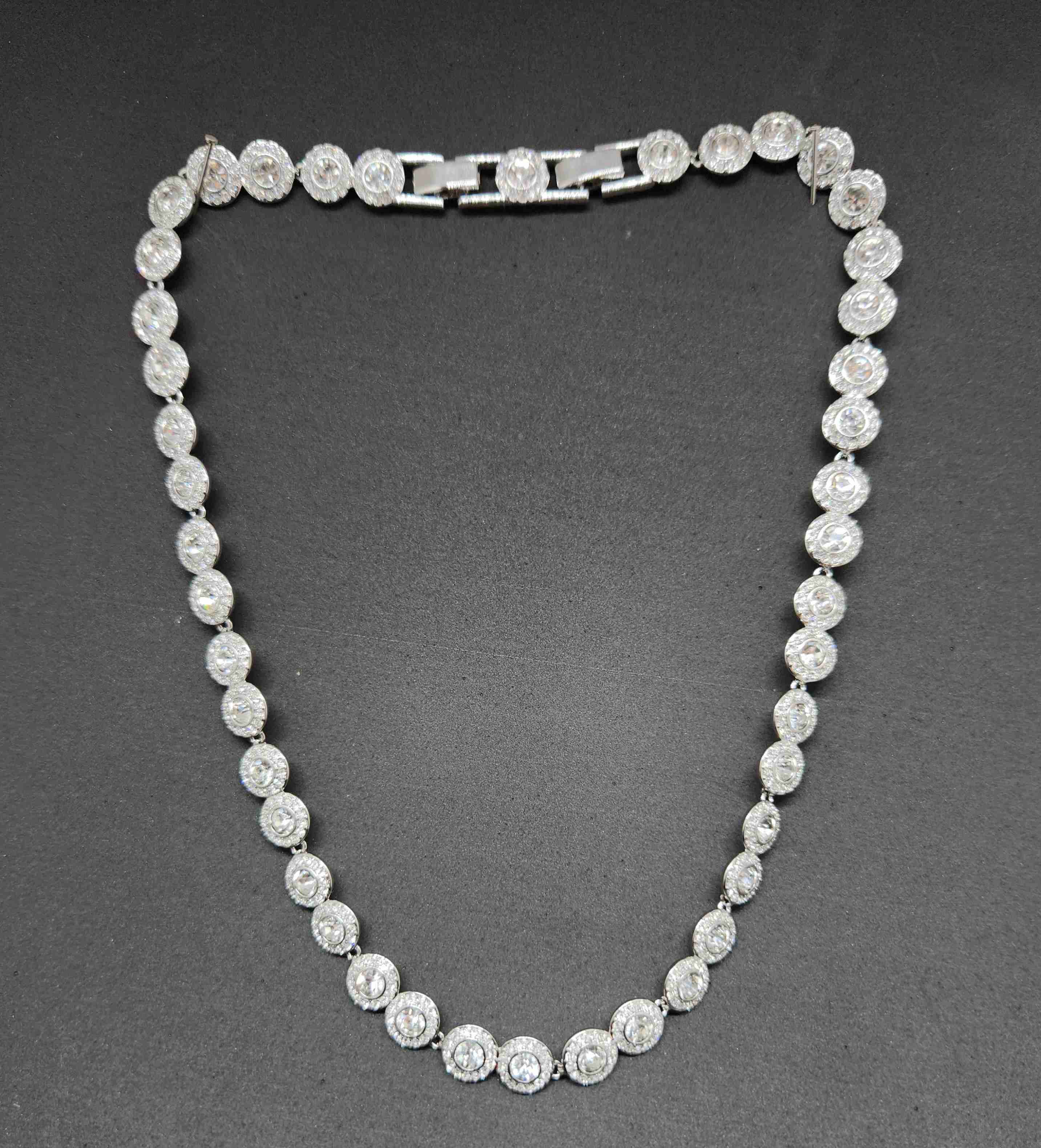 Collar de perlas brillantes - 2