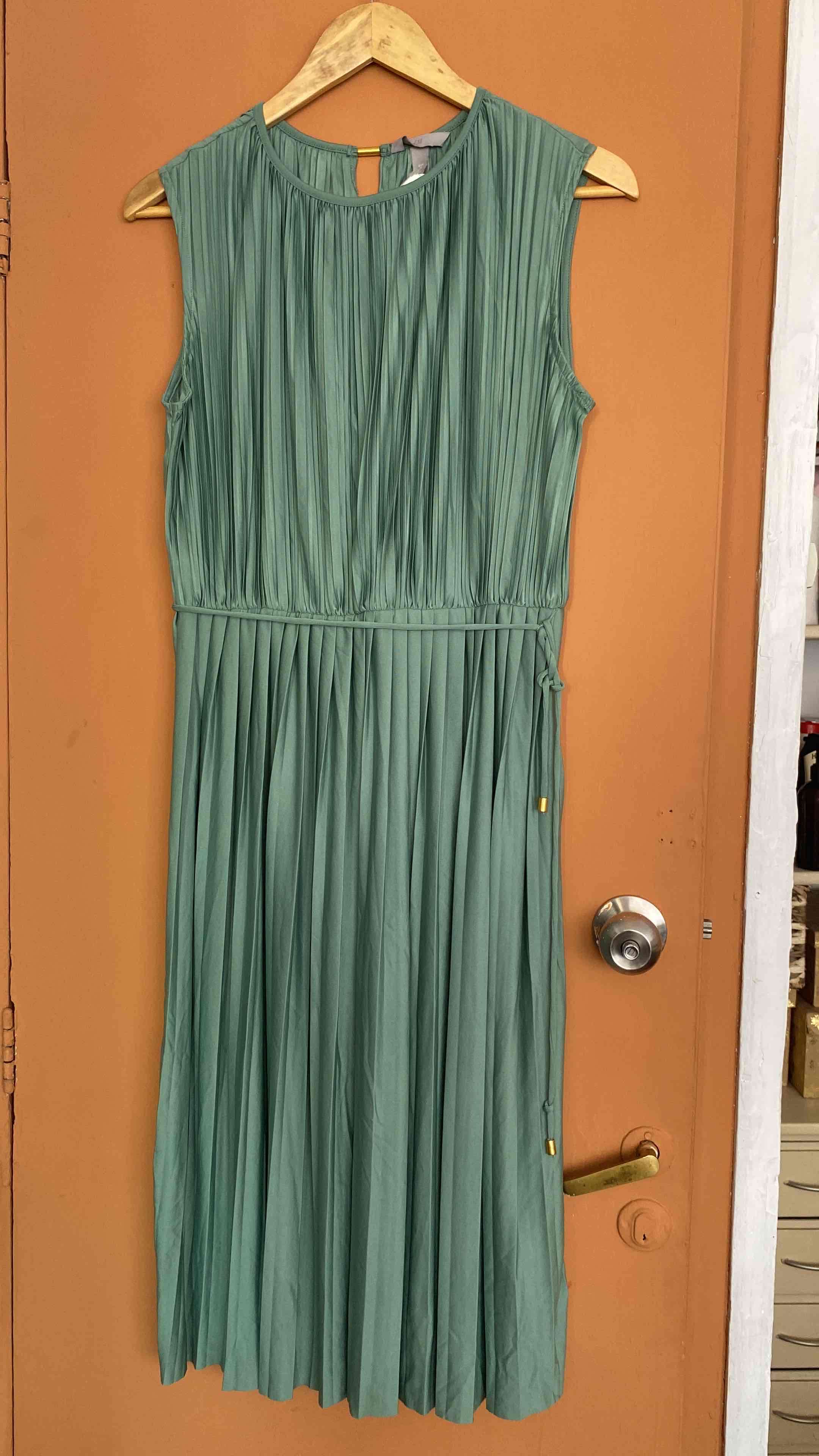 Vestido plisado verde H&M - miniatura 2