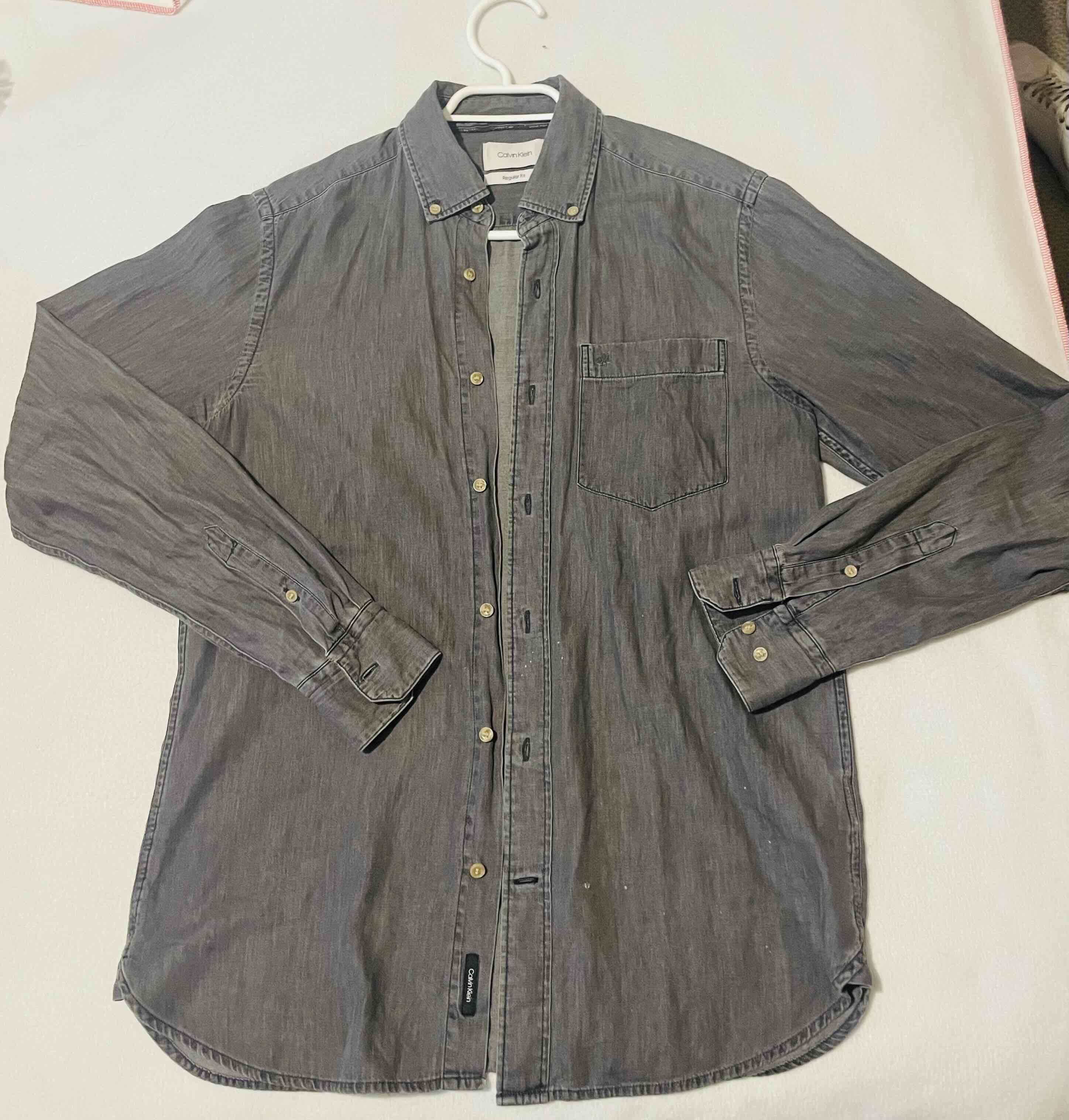 Camisa gris de mezclilla Calvin Klein Talla S - 1