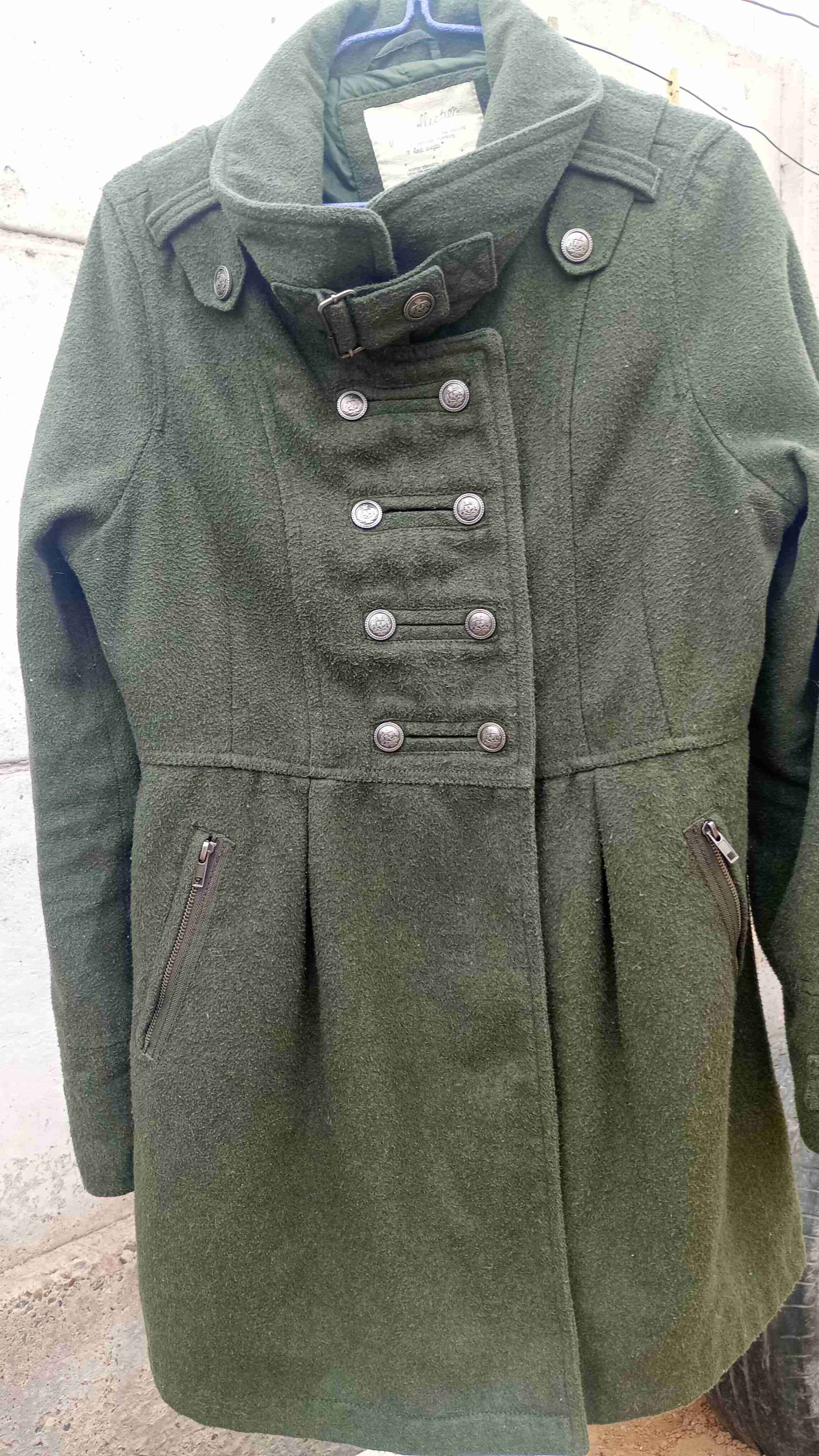 Abrigo verde militar elegante - 1