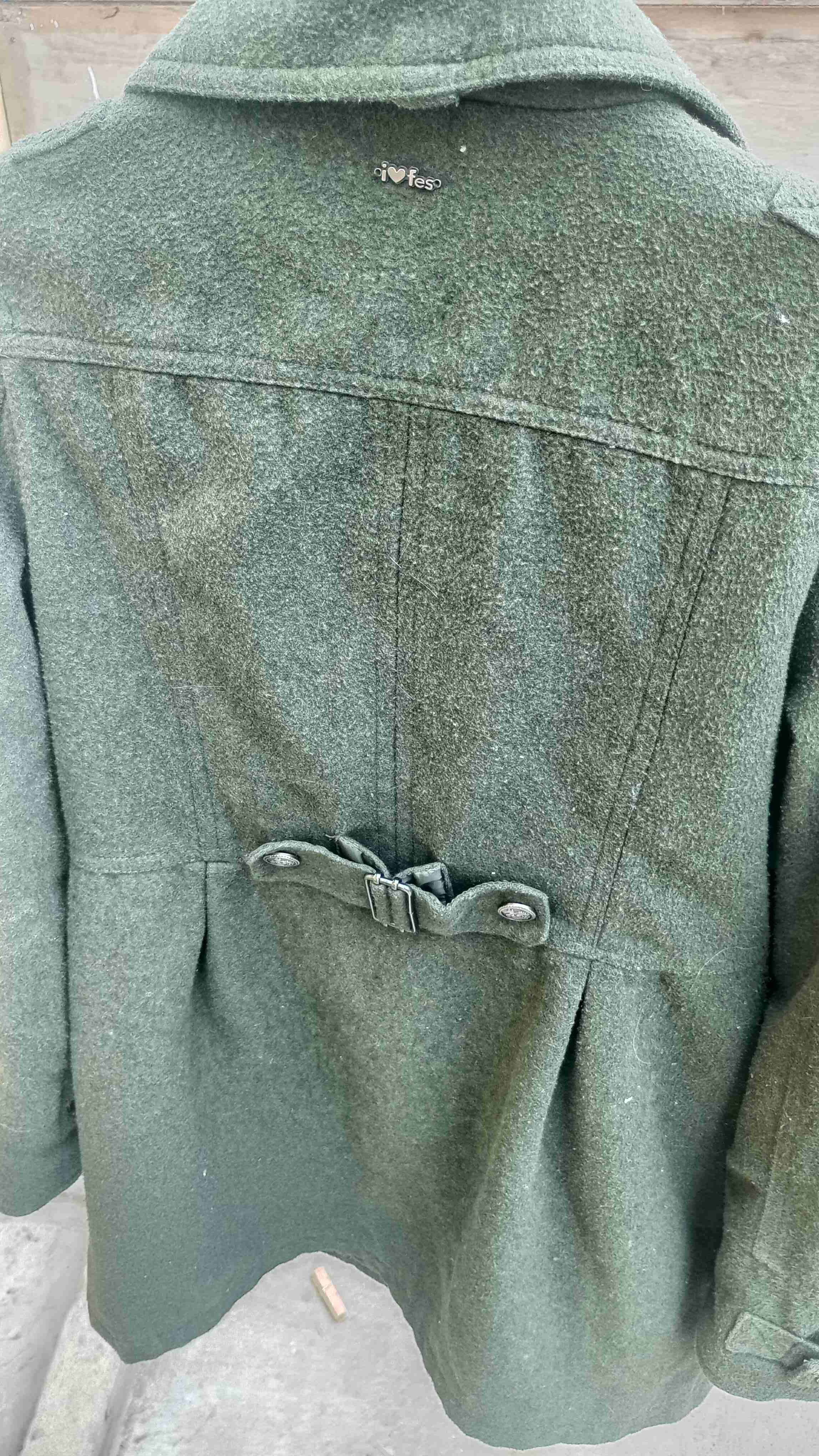 Abrigo verde militar elegante - 3