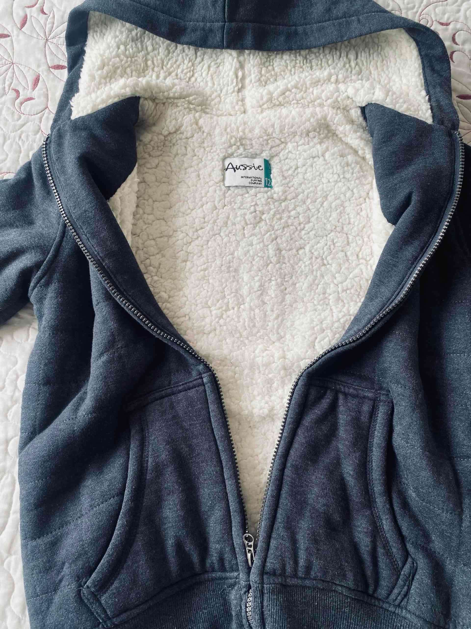 Polerón con capucha azul oscuro - miniatura 2