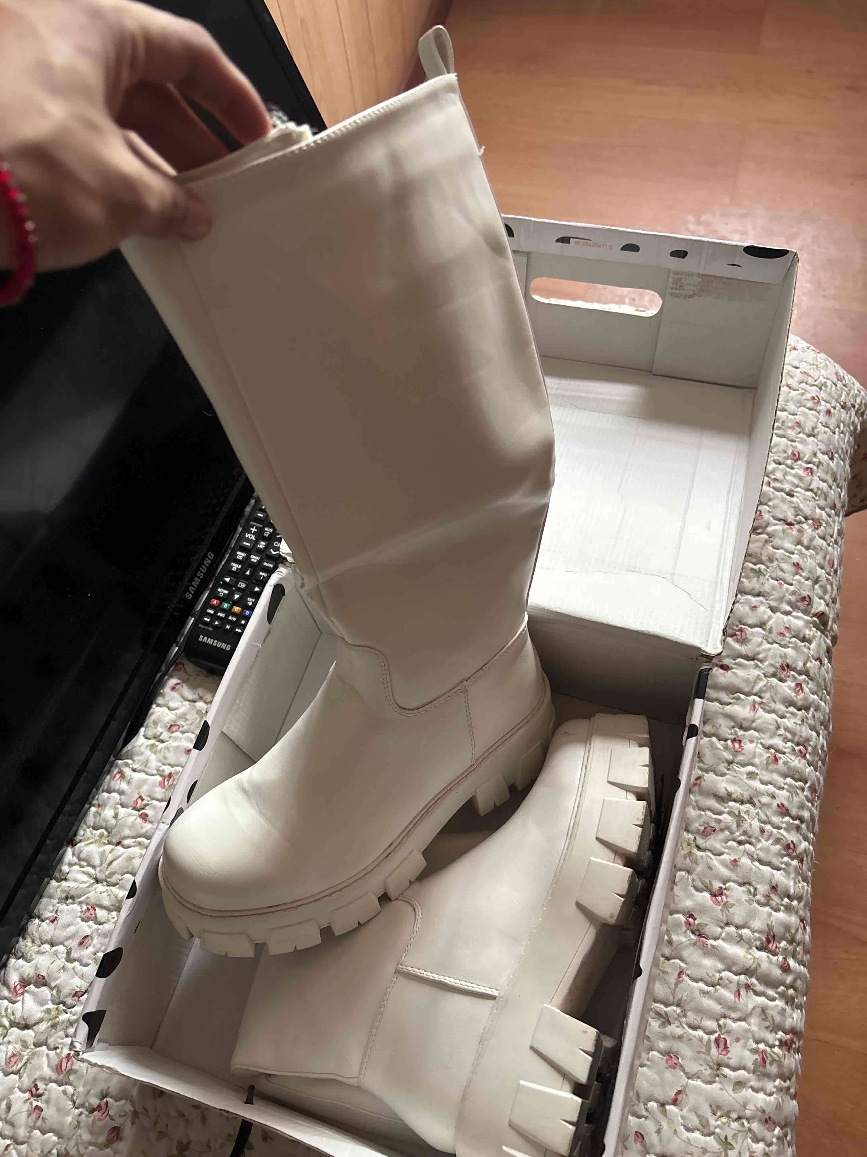 Botines blancos de cuero sintético - miniatura 2