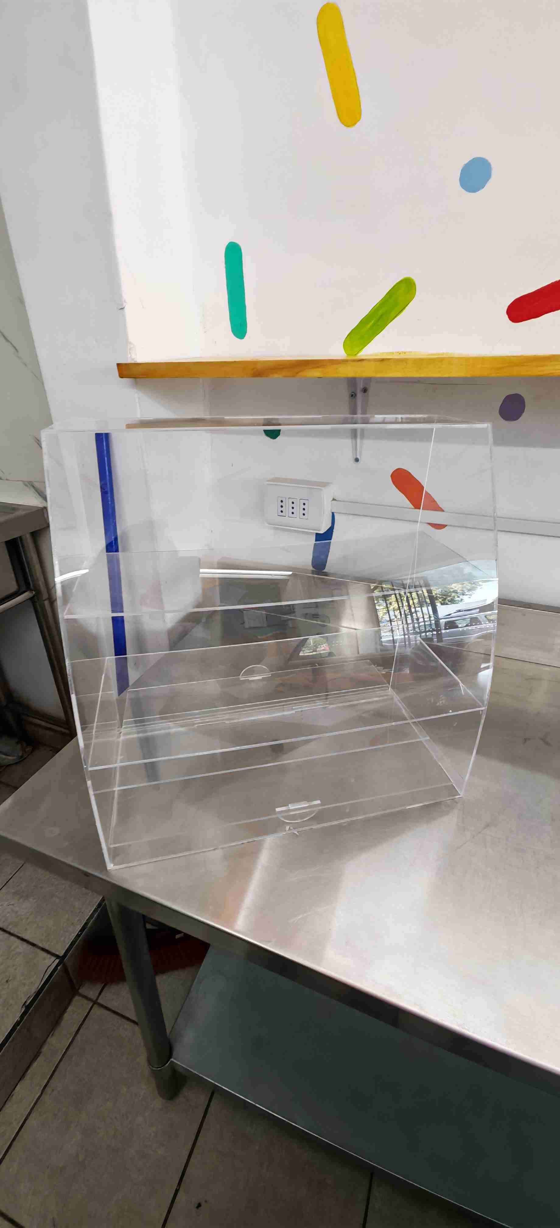 Vitrina acrílica transparente - miniatura 1