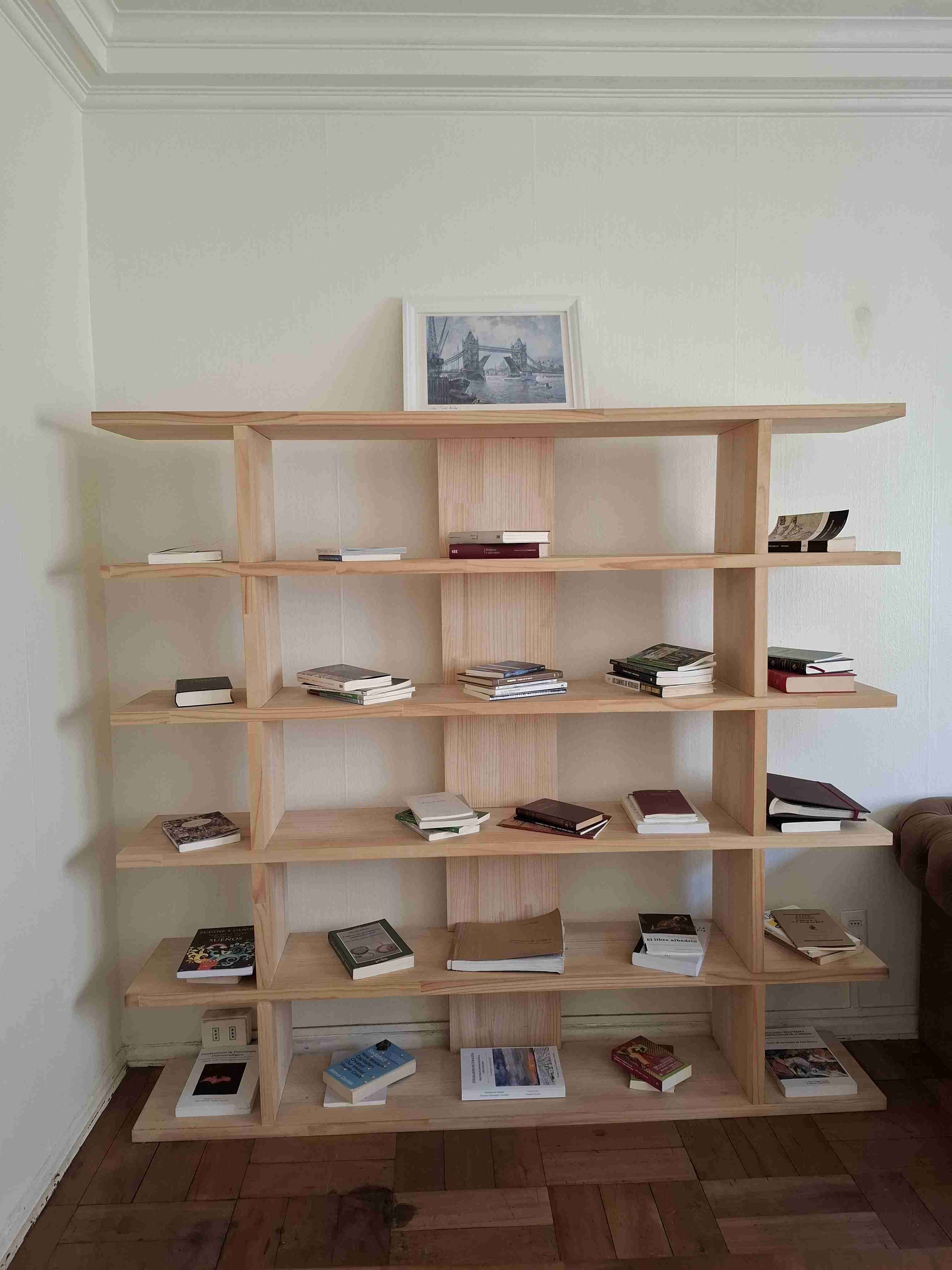 Estantería de madera (Librero) - miniatura 1