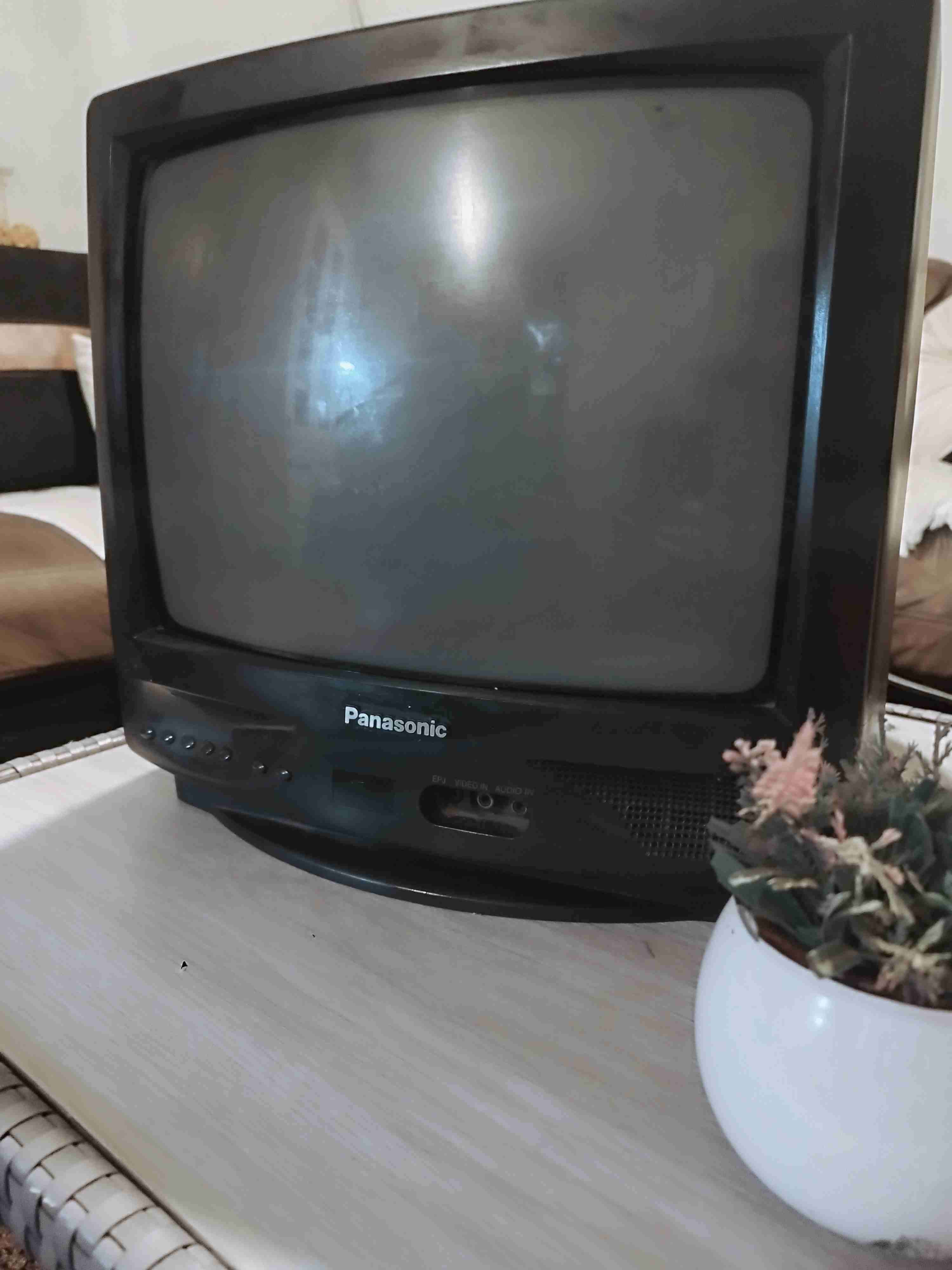 Televisor antiguo Panasonic 14 pulgadas - miniatura 3