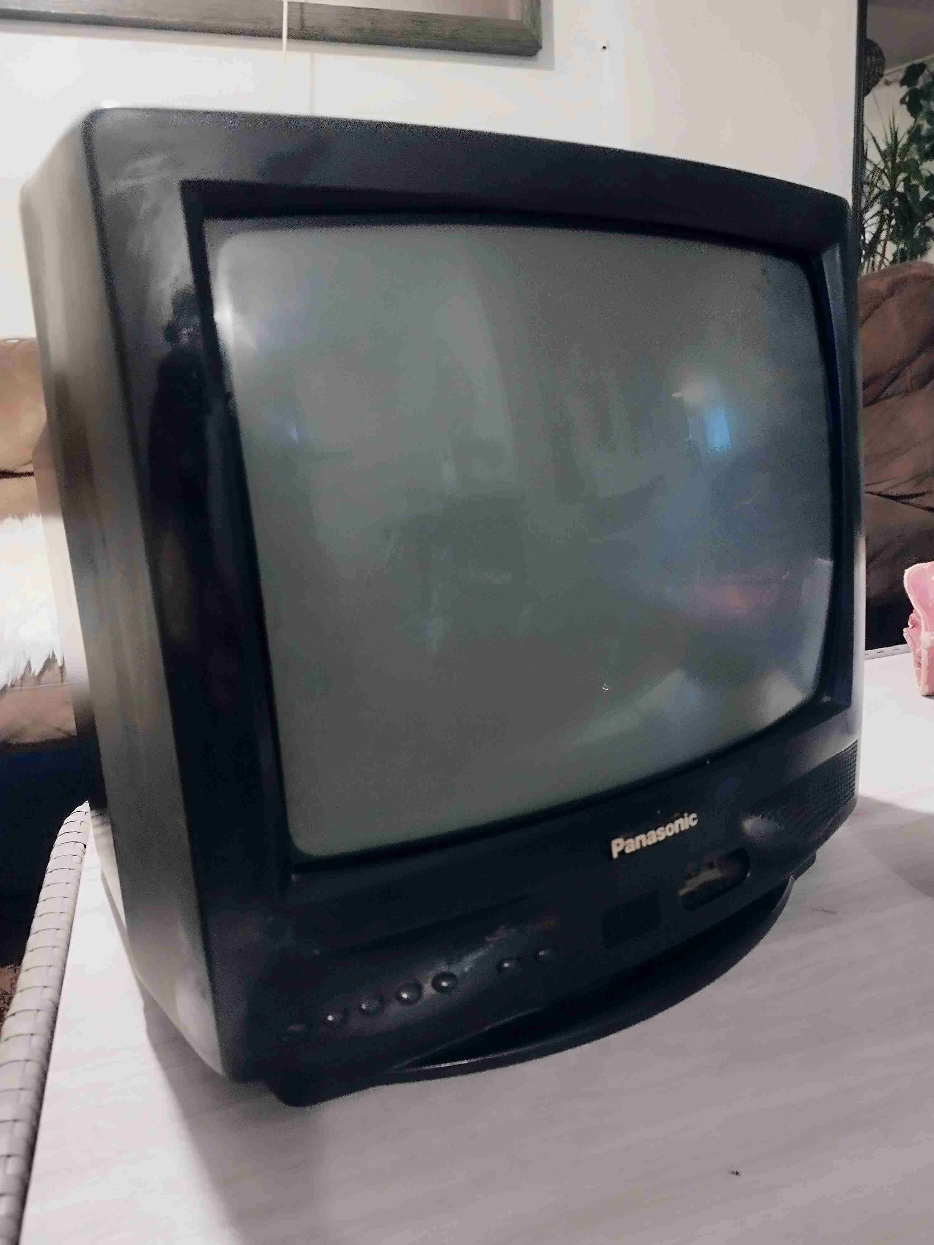 Televisor antiguo Panasonic 14 pulgadas - miniatura 6
