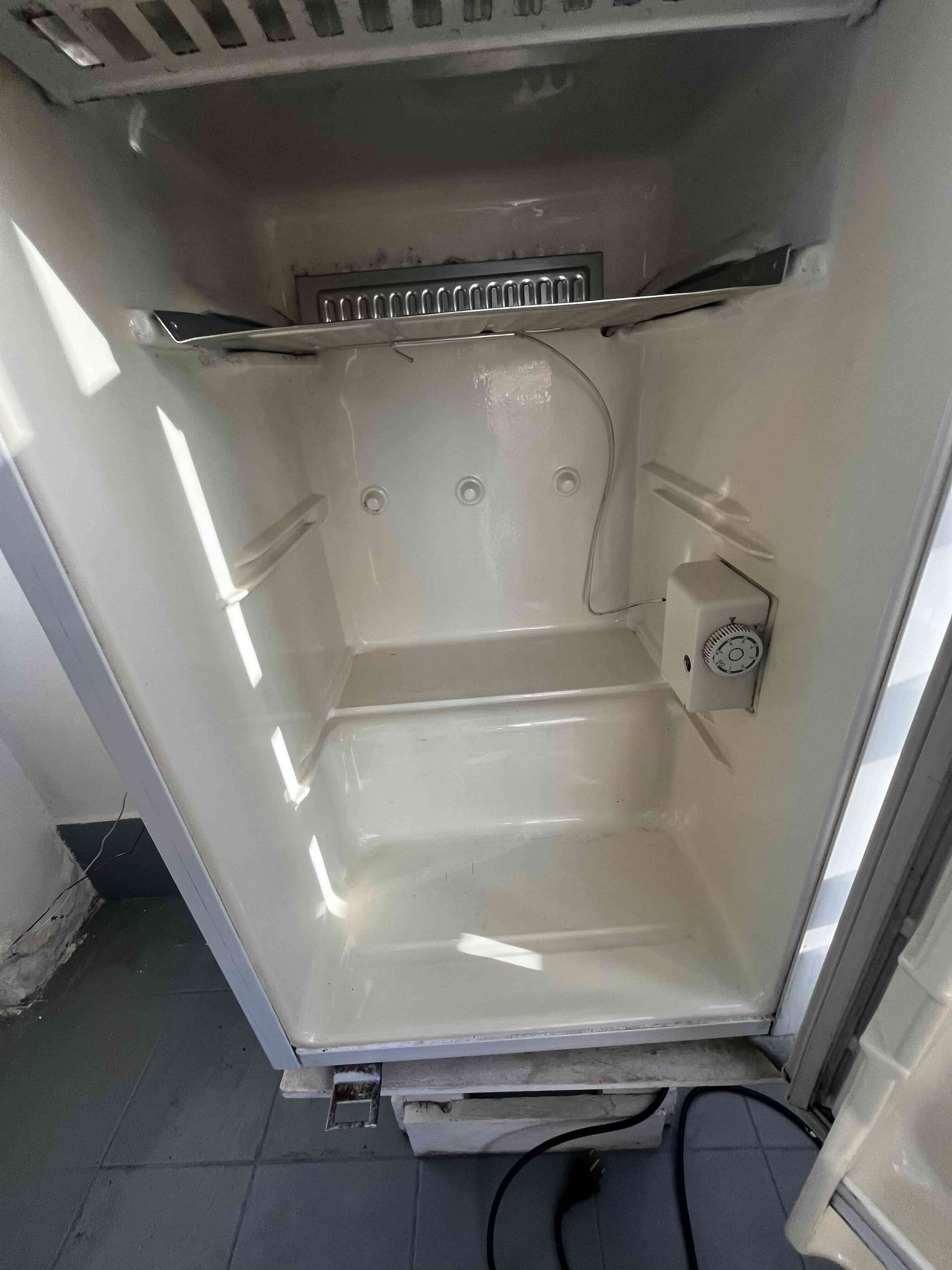 Minibar refrigerador pequeño Daewoo - miniatura 3