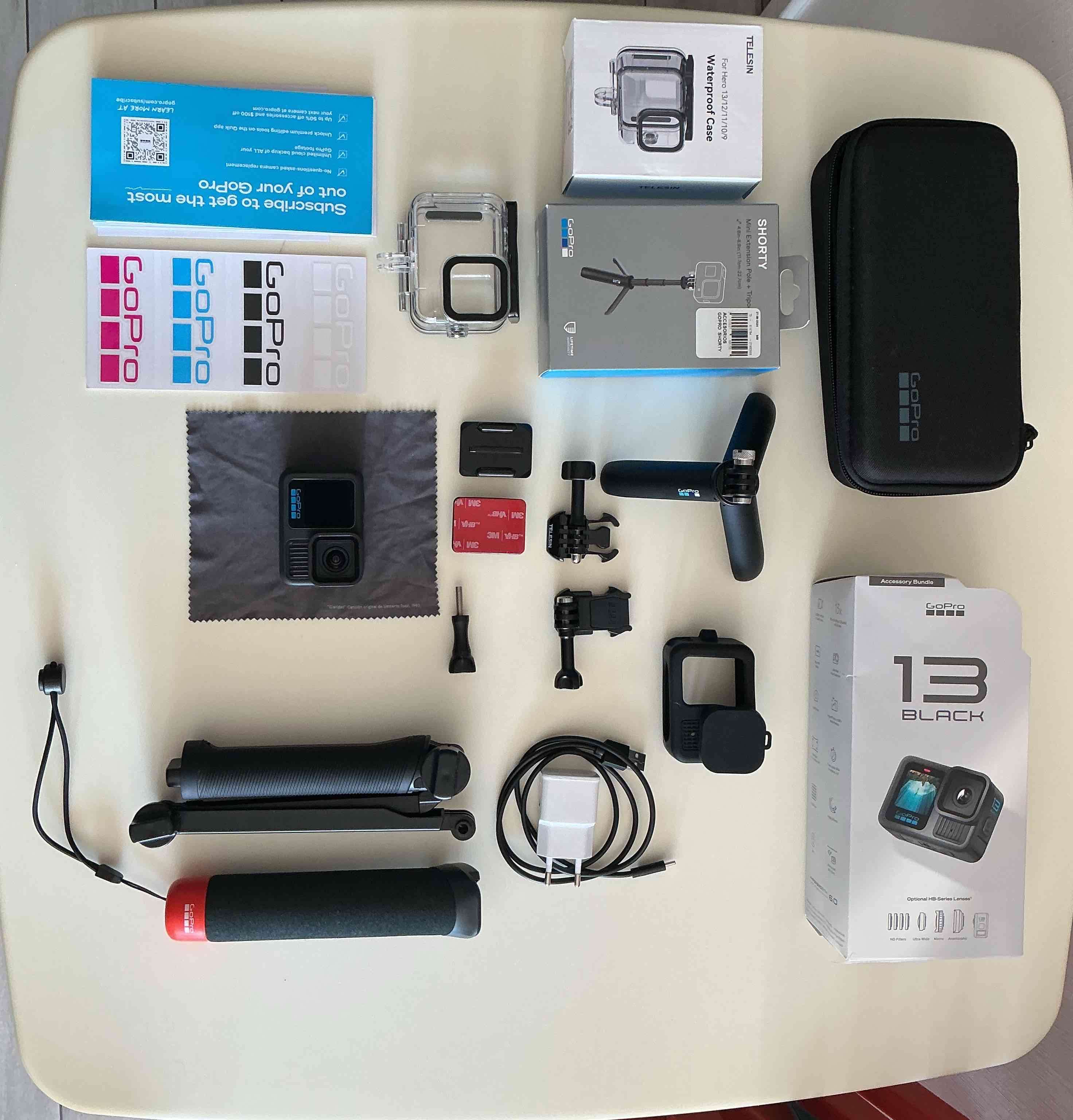 Cámara GoPro HERO 13 Black con accesorios - miniatura 1