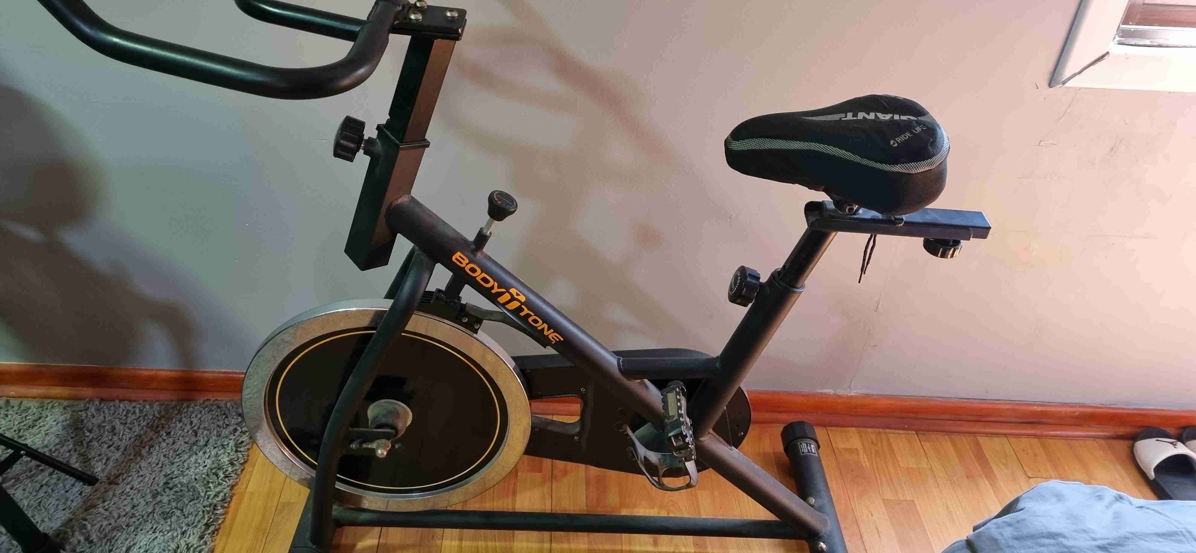 Bicicleta estática Bodytone negra - miniatura 2