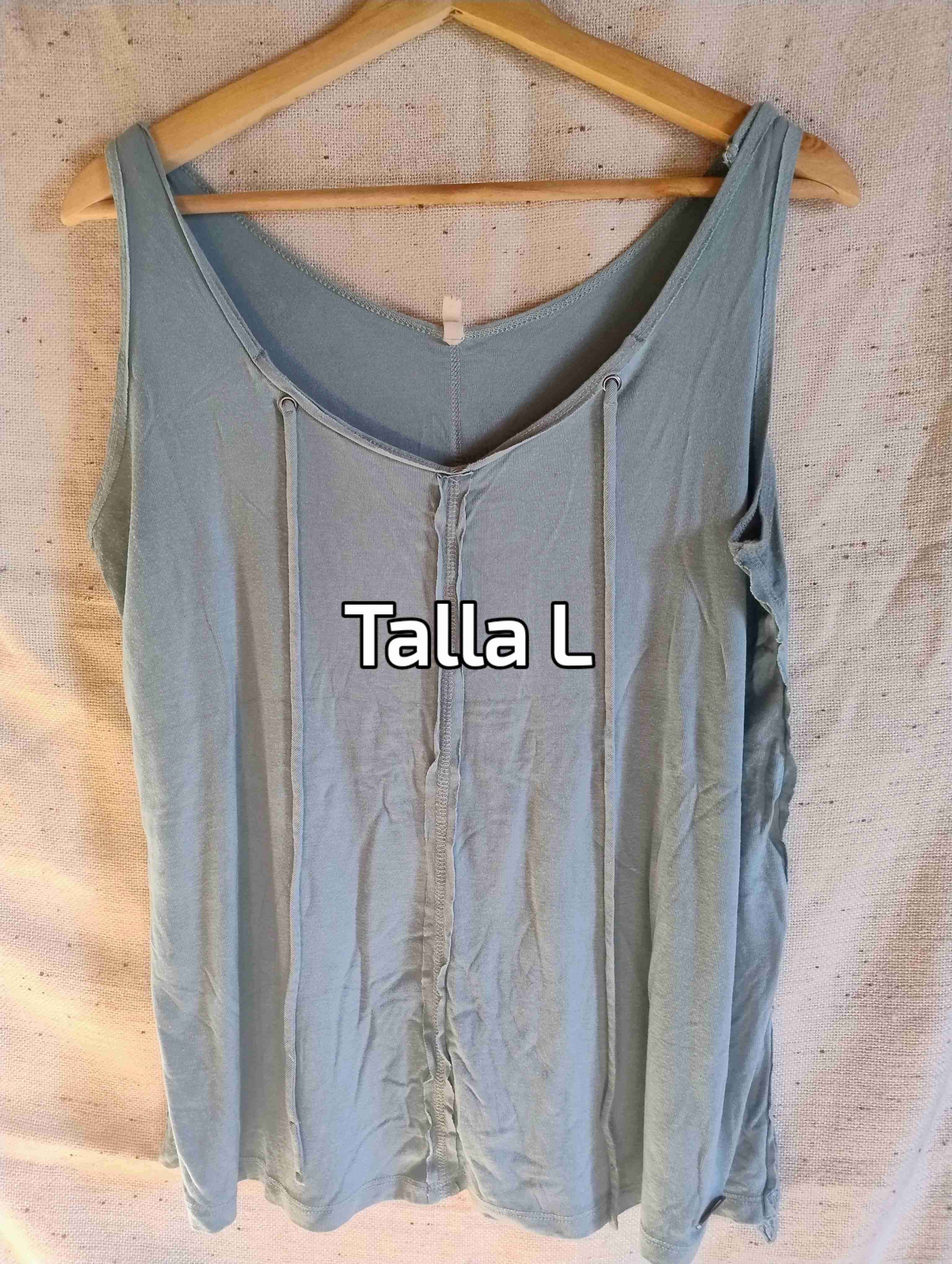 Distintas prendas de ropa - miniatura 2