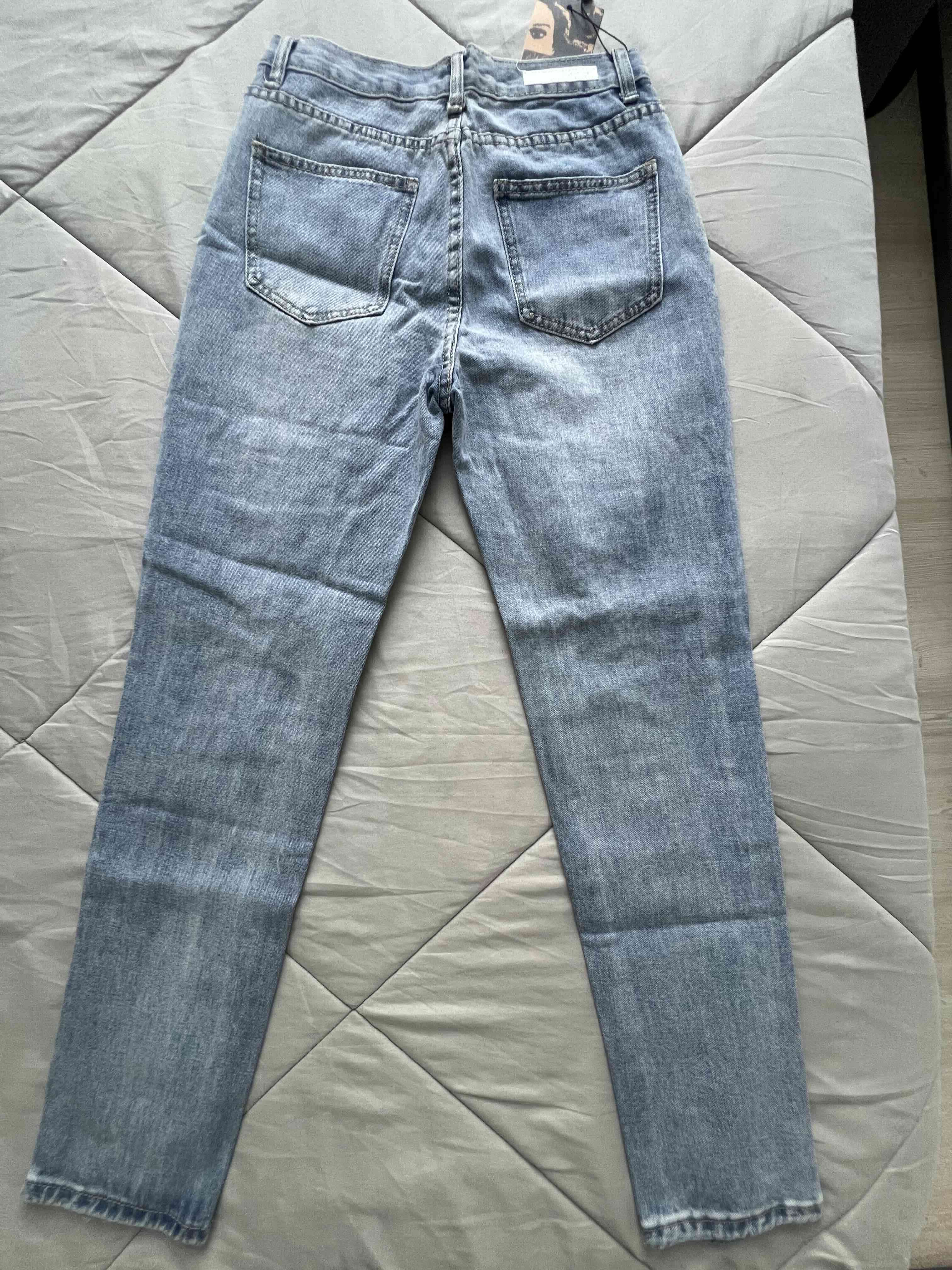 Jeans desgastados en varios colores - miniatura 4