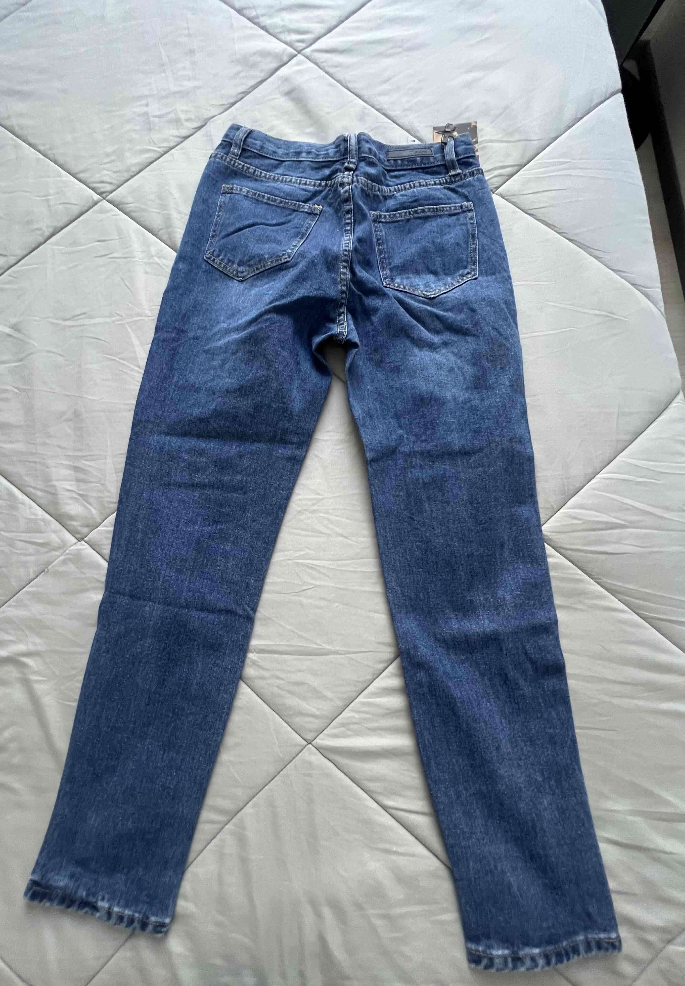 Jeans desgastados en varios colores - miniatura 5