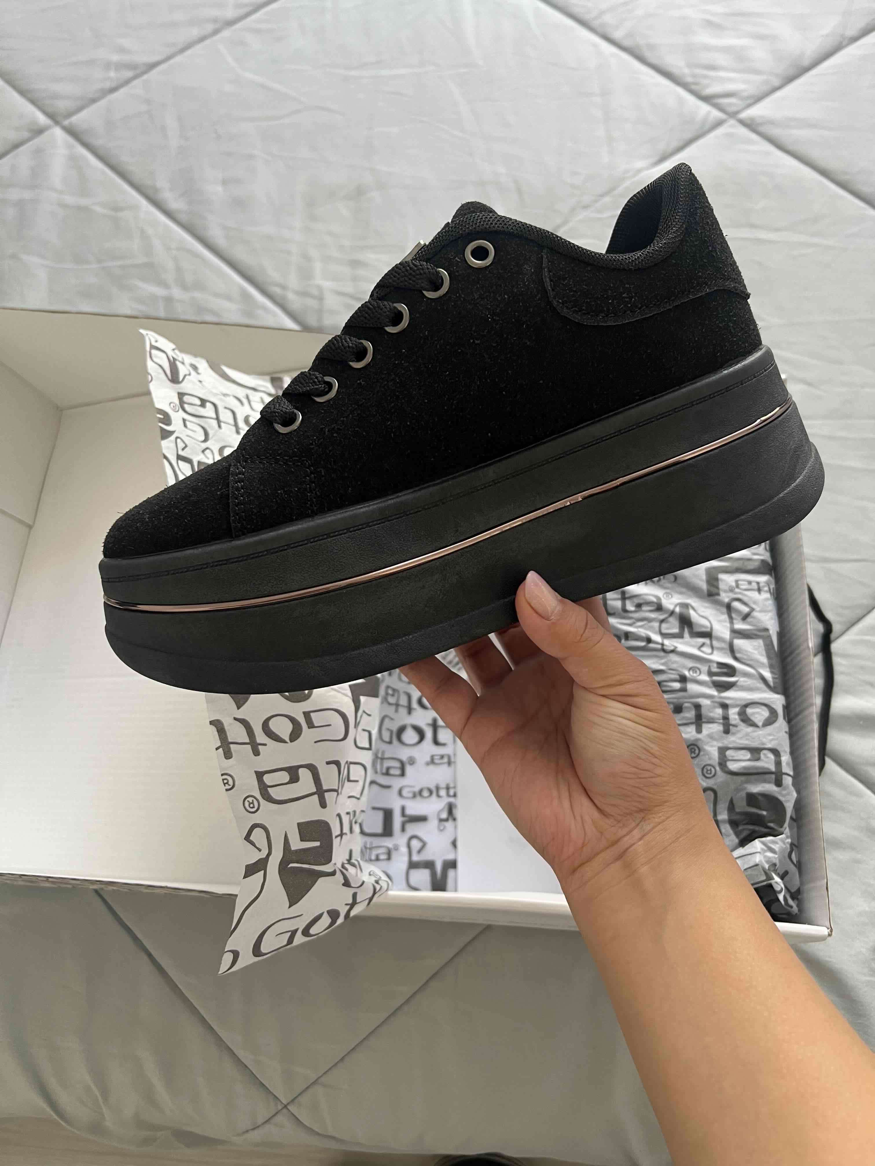 Zapatilla negra de plataforma - miniatura 2