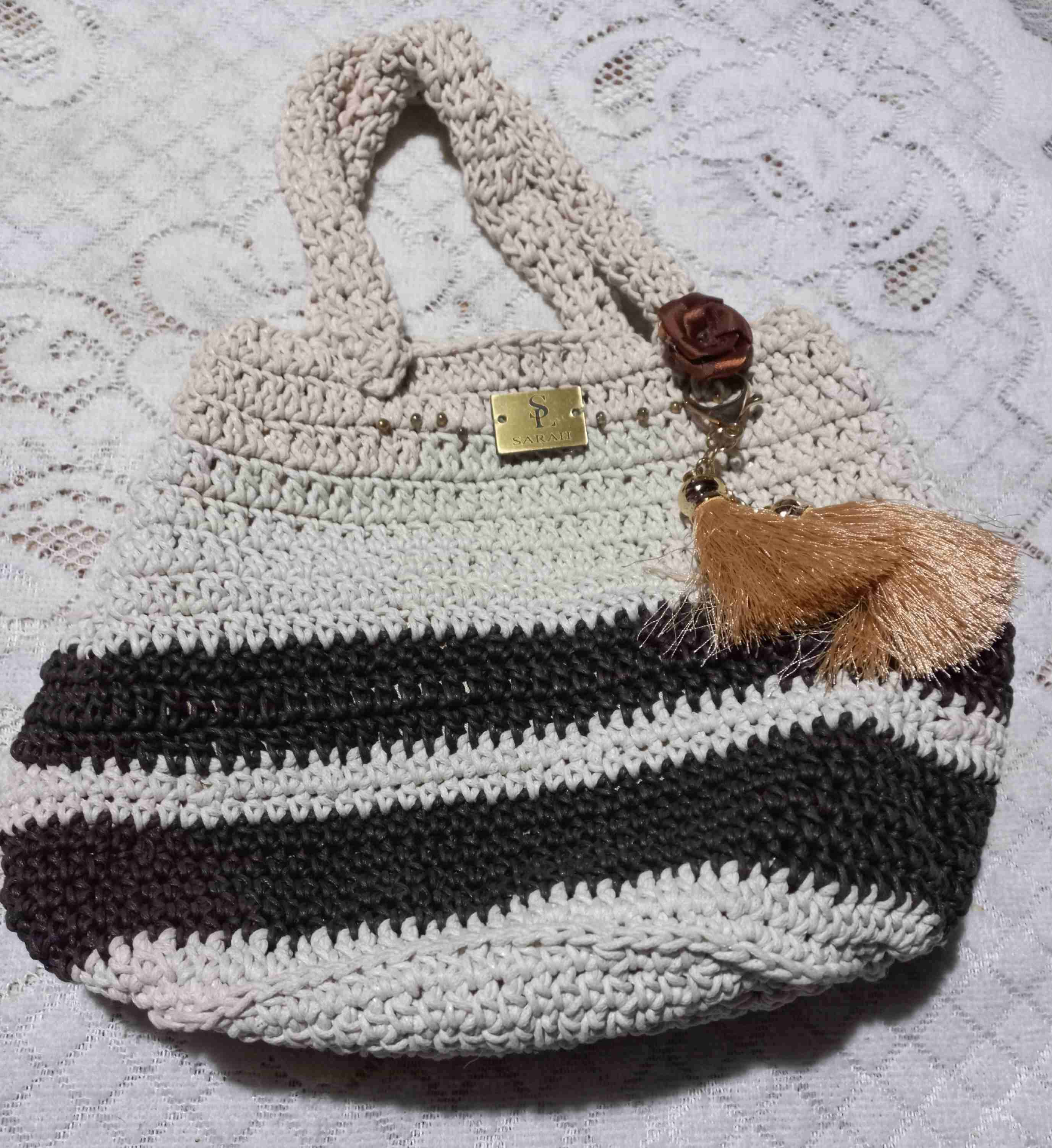 Bolso de tejido crochet tricolor de mano - miniatura 1