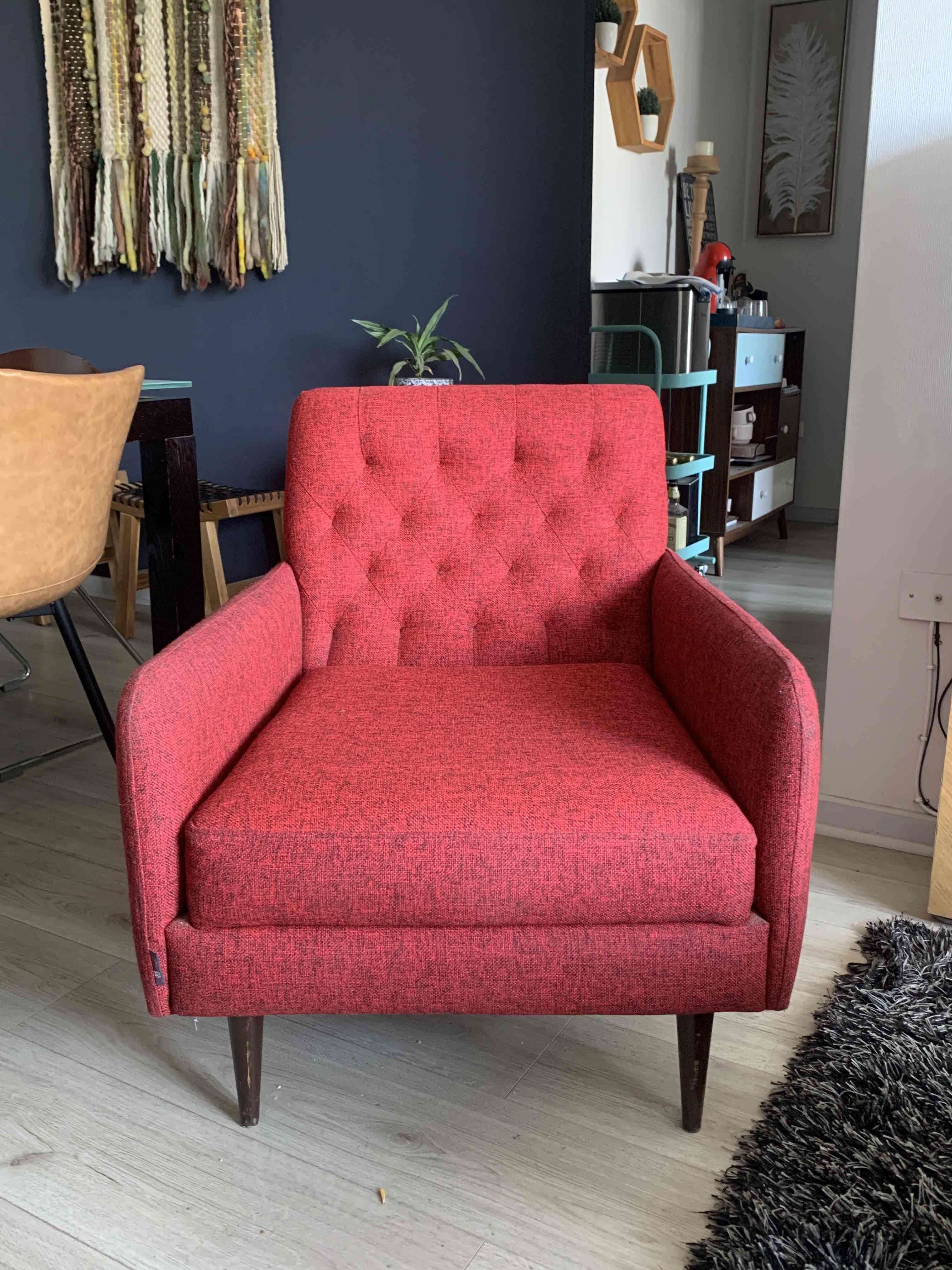 Sillón rojo estilo vintage - miniatura 1