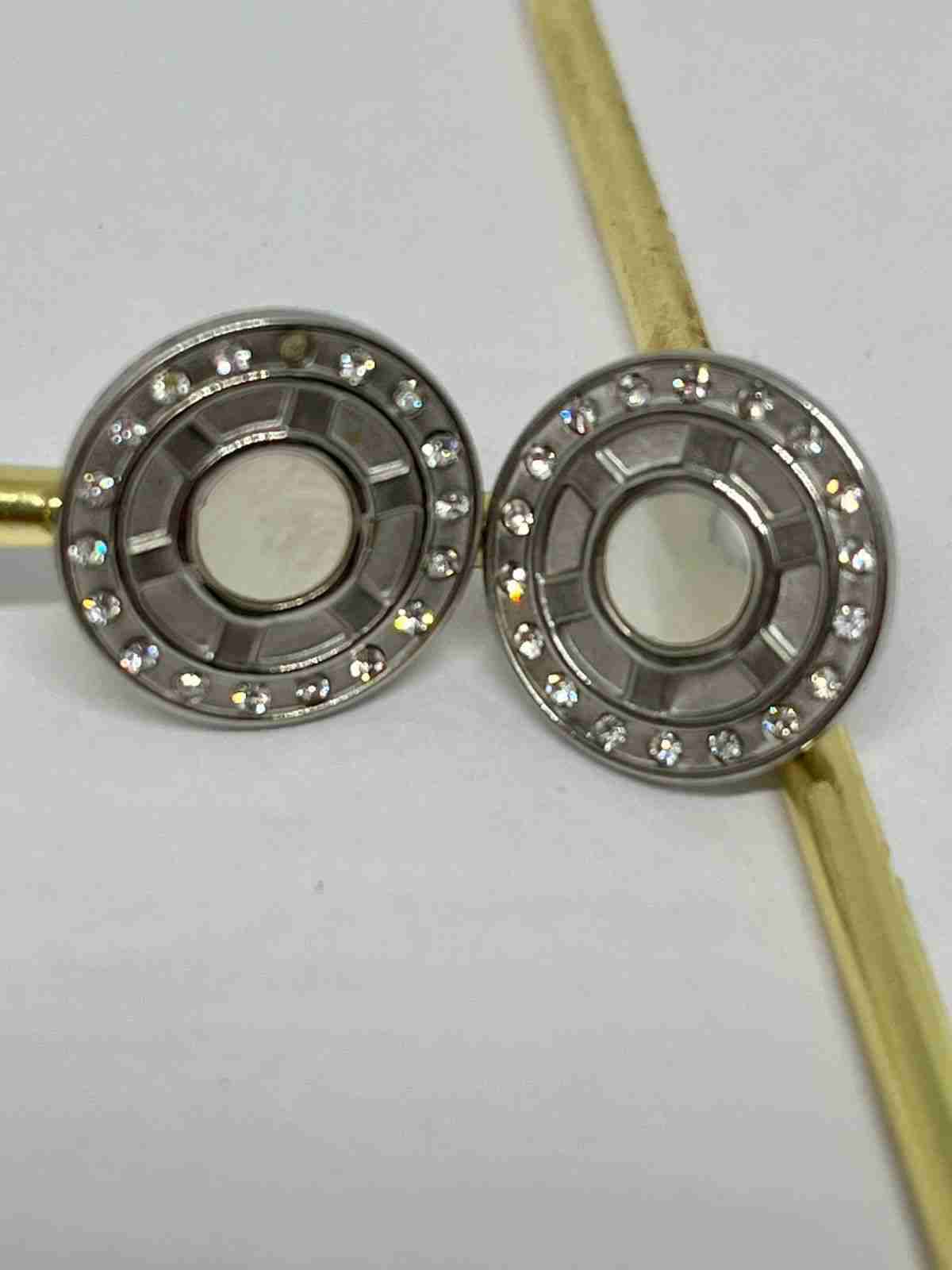 Collar dorado con colgante - miniatura 3