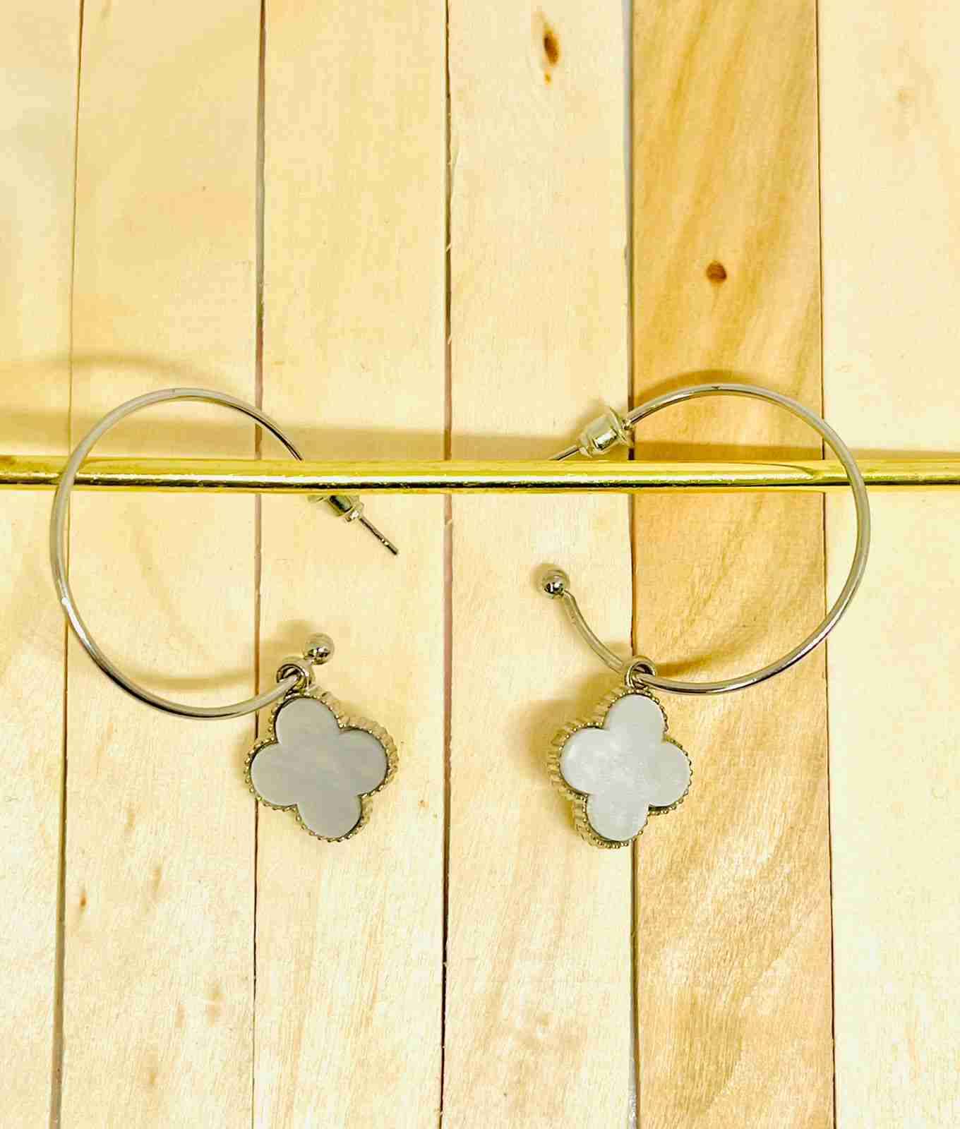 Collar dorado con colgante - miniatura 5