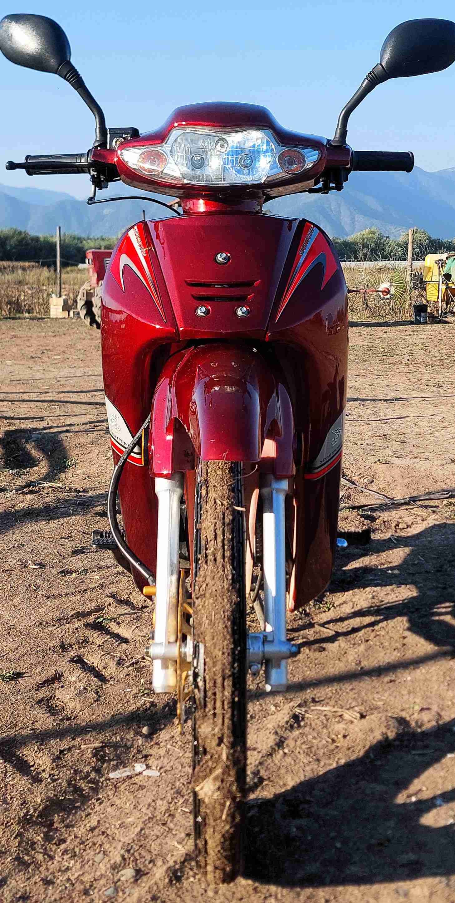 Moto semiautomática 110cc nueva - miniatura 3