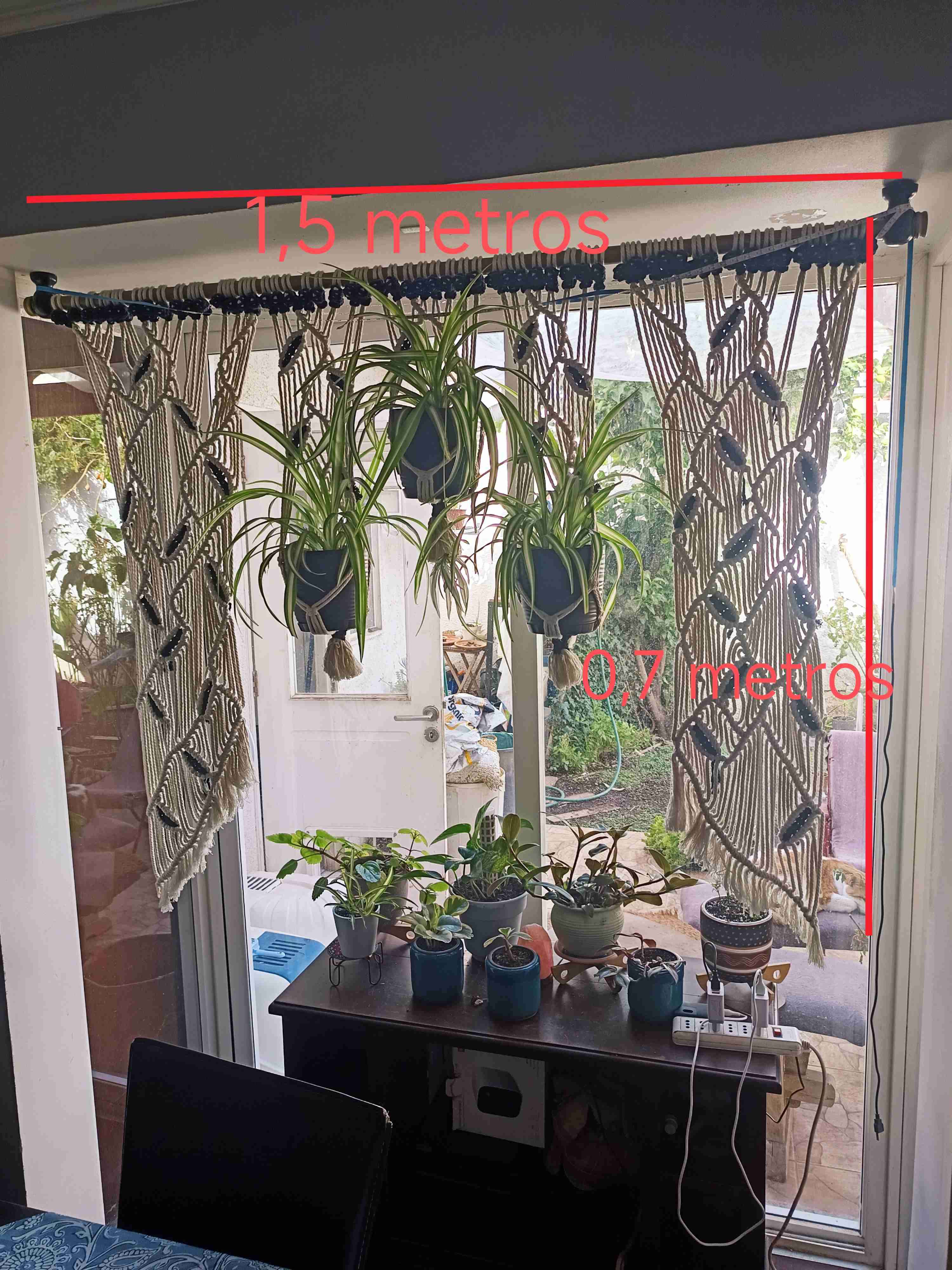 Cortina macramé con plantas colgantes - miniatura 1