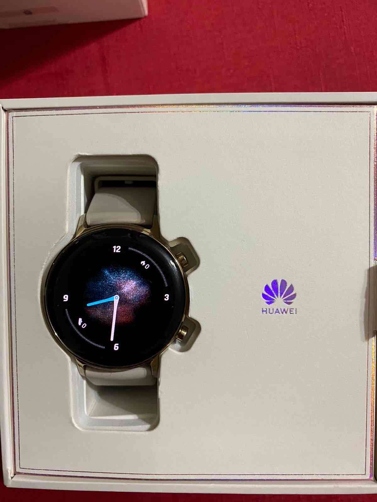 Smartwatch Huawei con correa blanca - miniatura 2