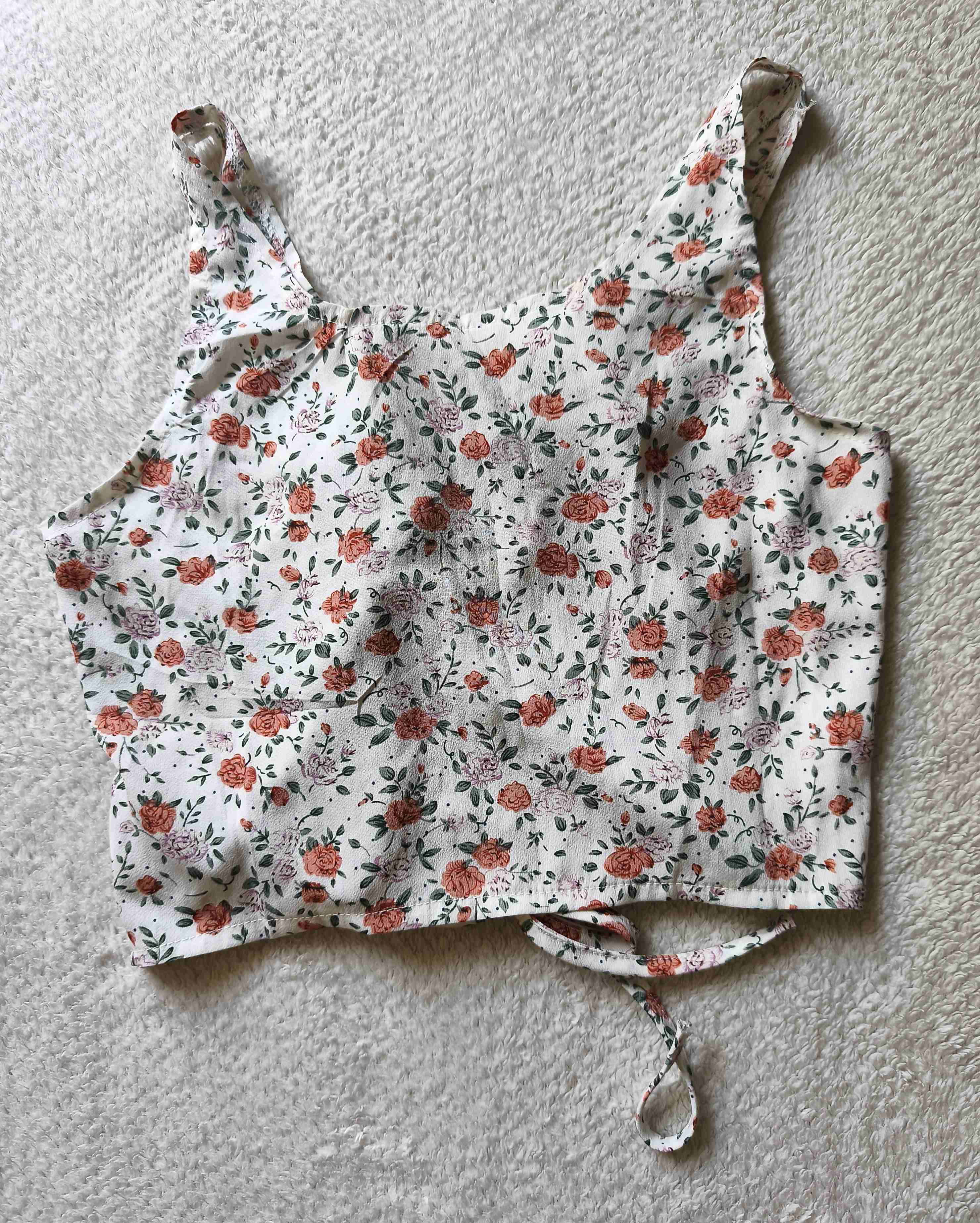 Crop top floral con lazo - miniatura 3