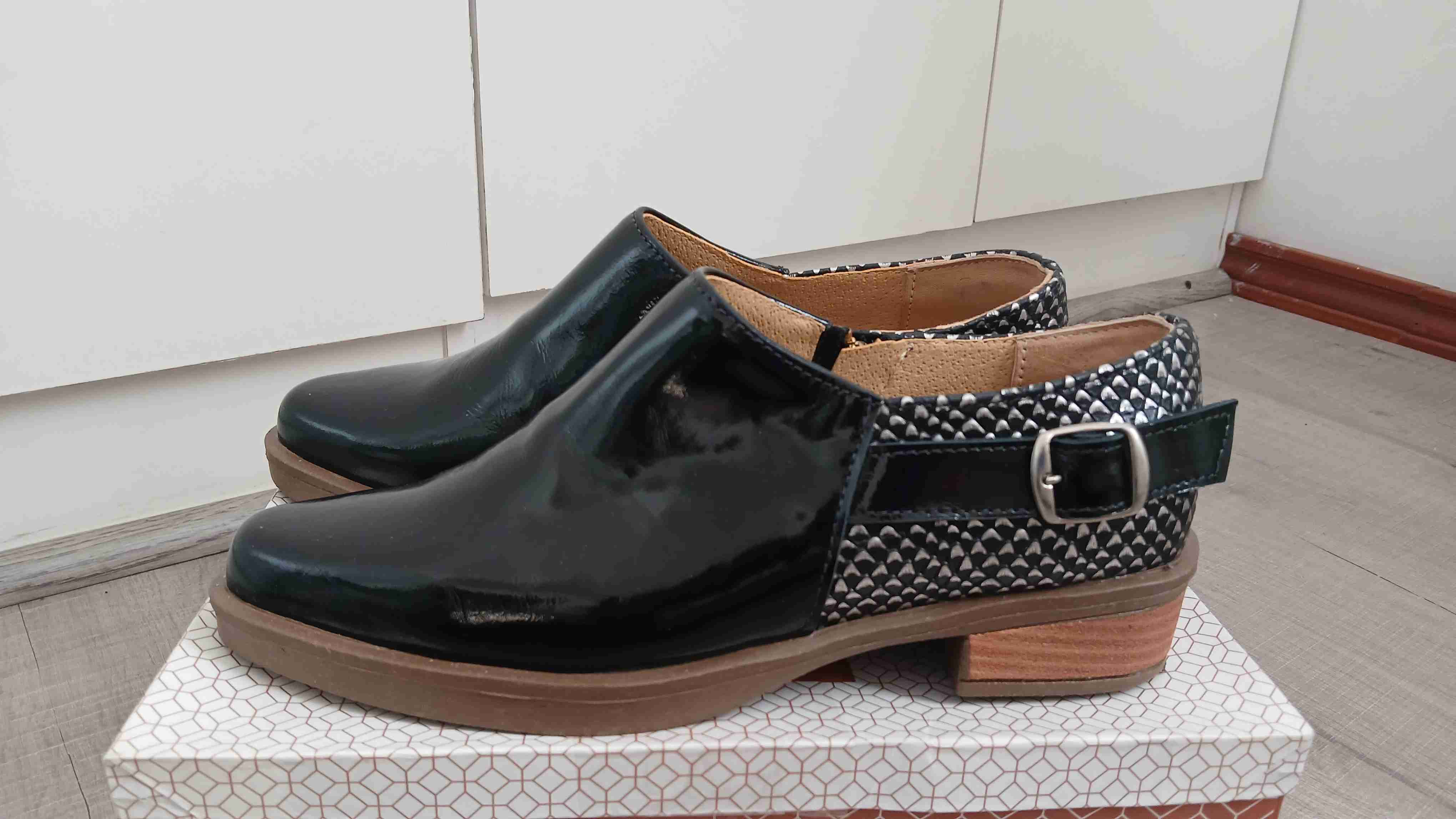 Zapatos negros cuero N° 37 - 1